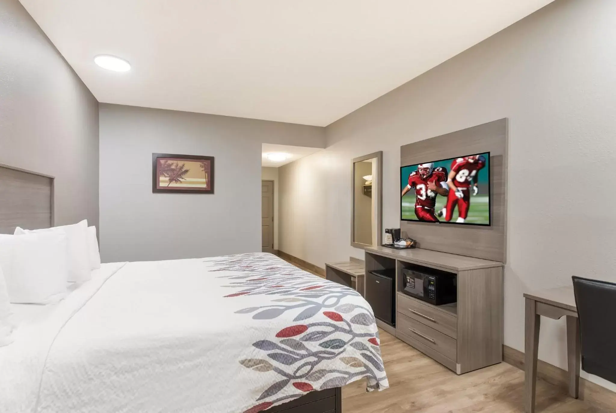 Bedroom, Bed in Red Roof Inn & Suites Corbin