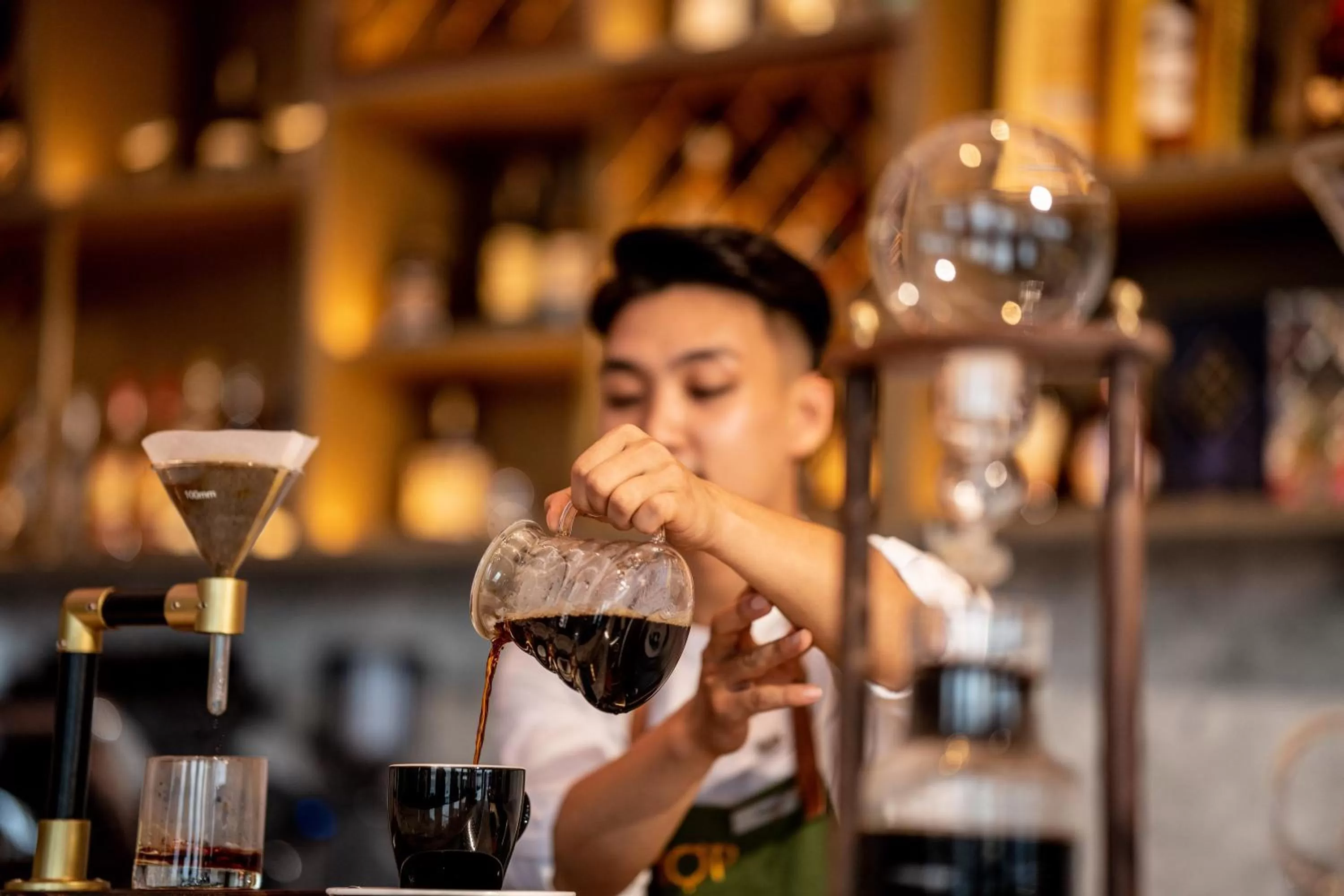 Restaurant/places to eat in Crowne Plaza Vinh Yen City Centre by IHG