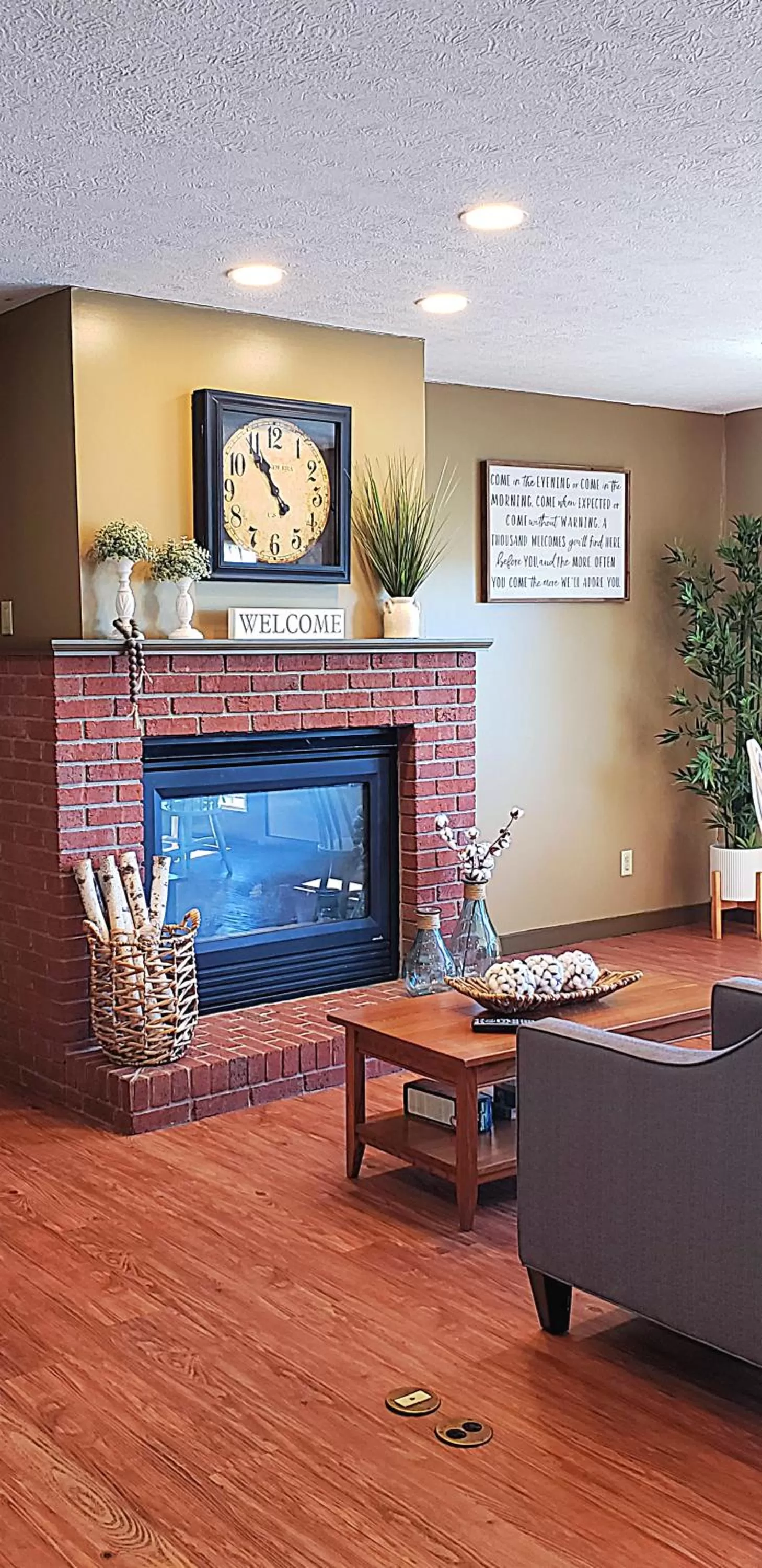 Communal lounge/ TV room in Berlin Heritage Inn