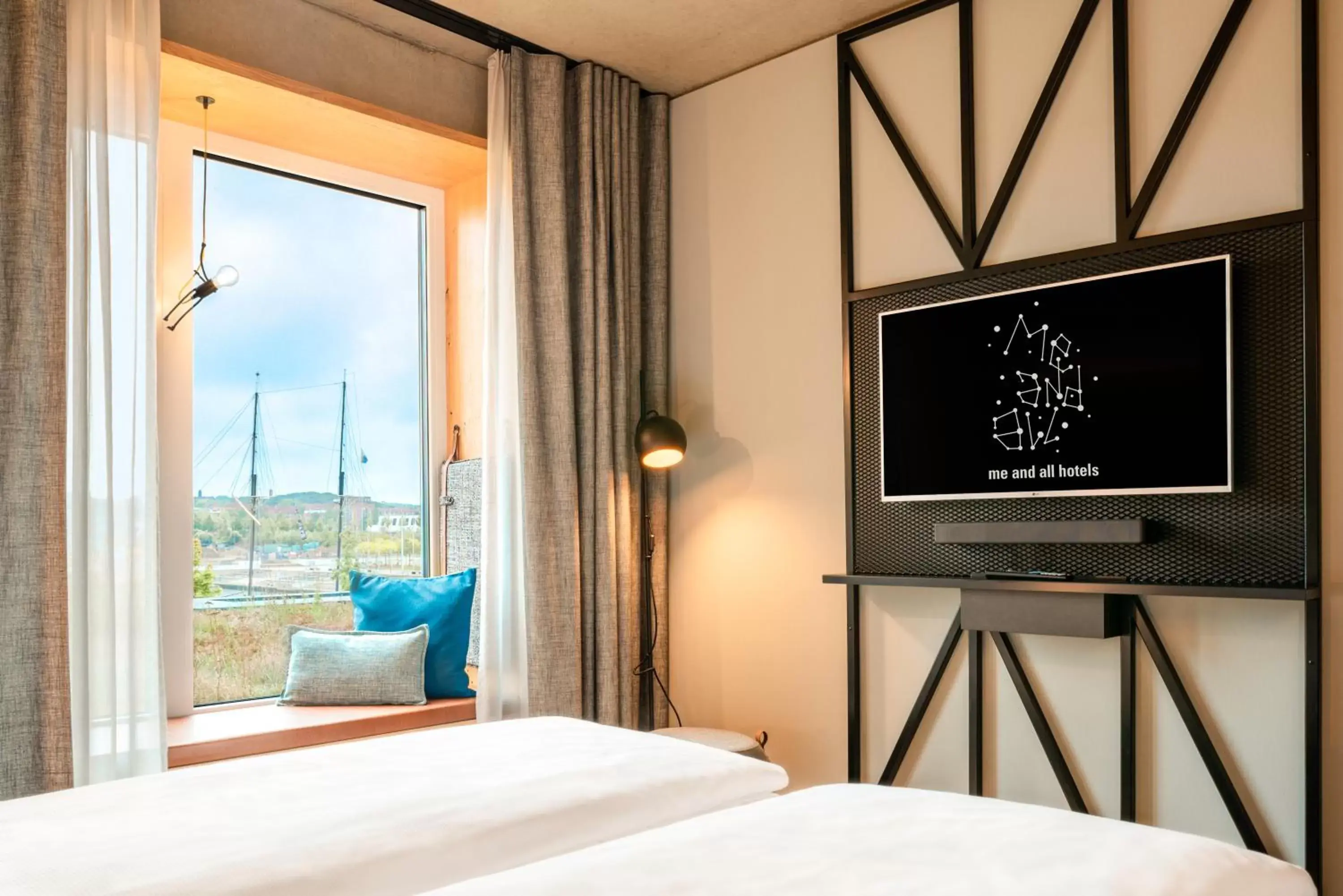 View (from property/room), Bed in Me and All Hotel Kiel, by Hyatt View (from property/room), Bed in Me and All Hotel Kiel, by Hyatt