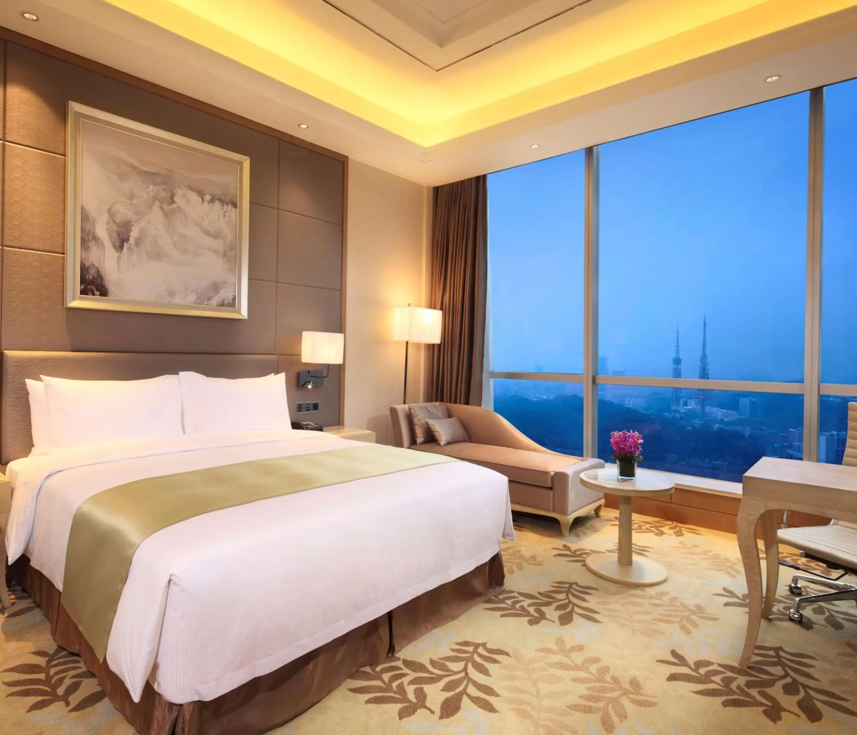 Bed in DoubleTree by Hilton Guangzhou - Closed to Sun Yat-sen Memorial Hall and Beijing Road Pedestrian Street