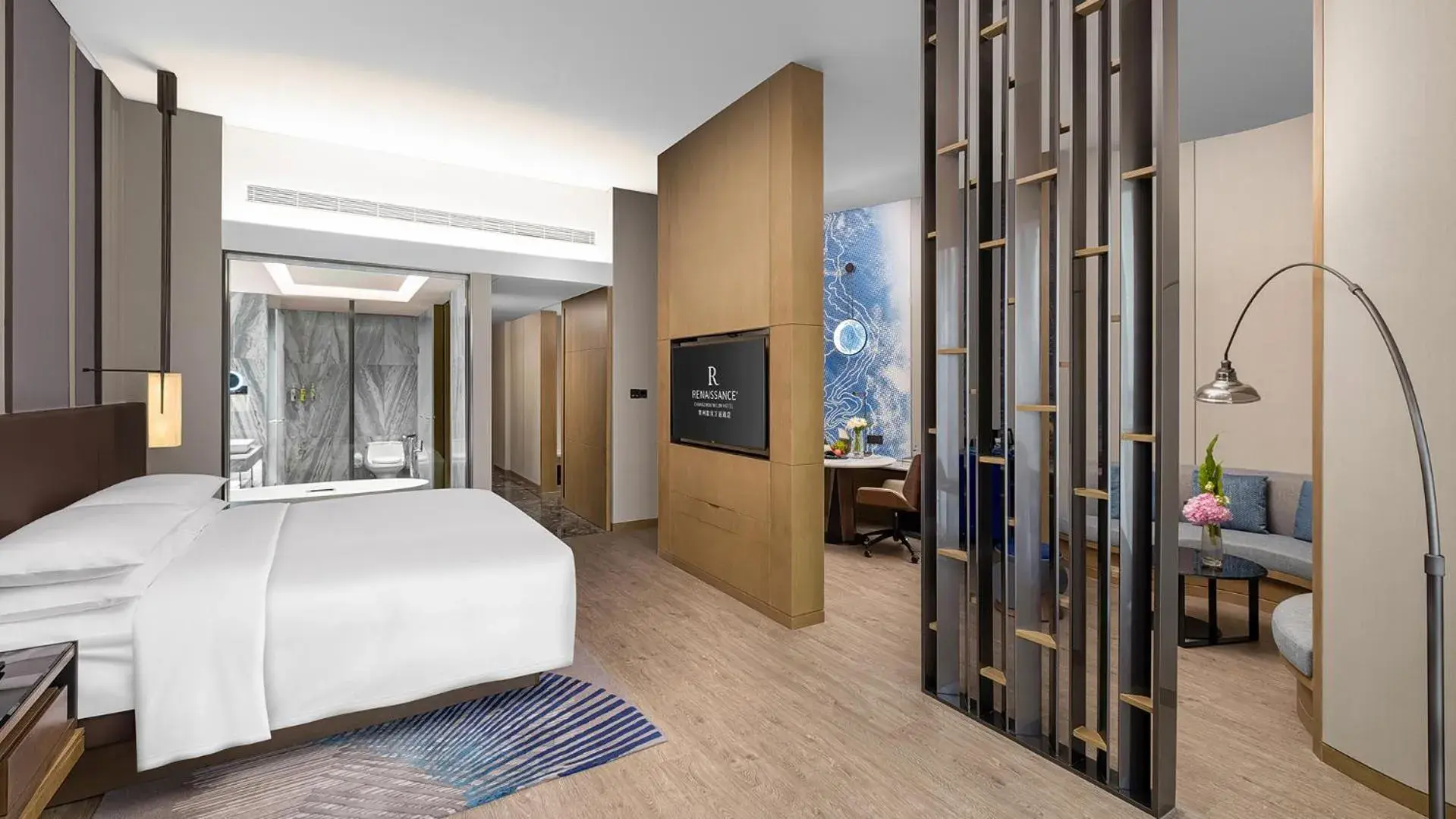 Bed in Renaissance Changzhou Wujin Hotel