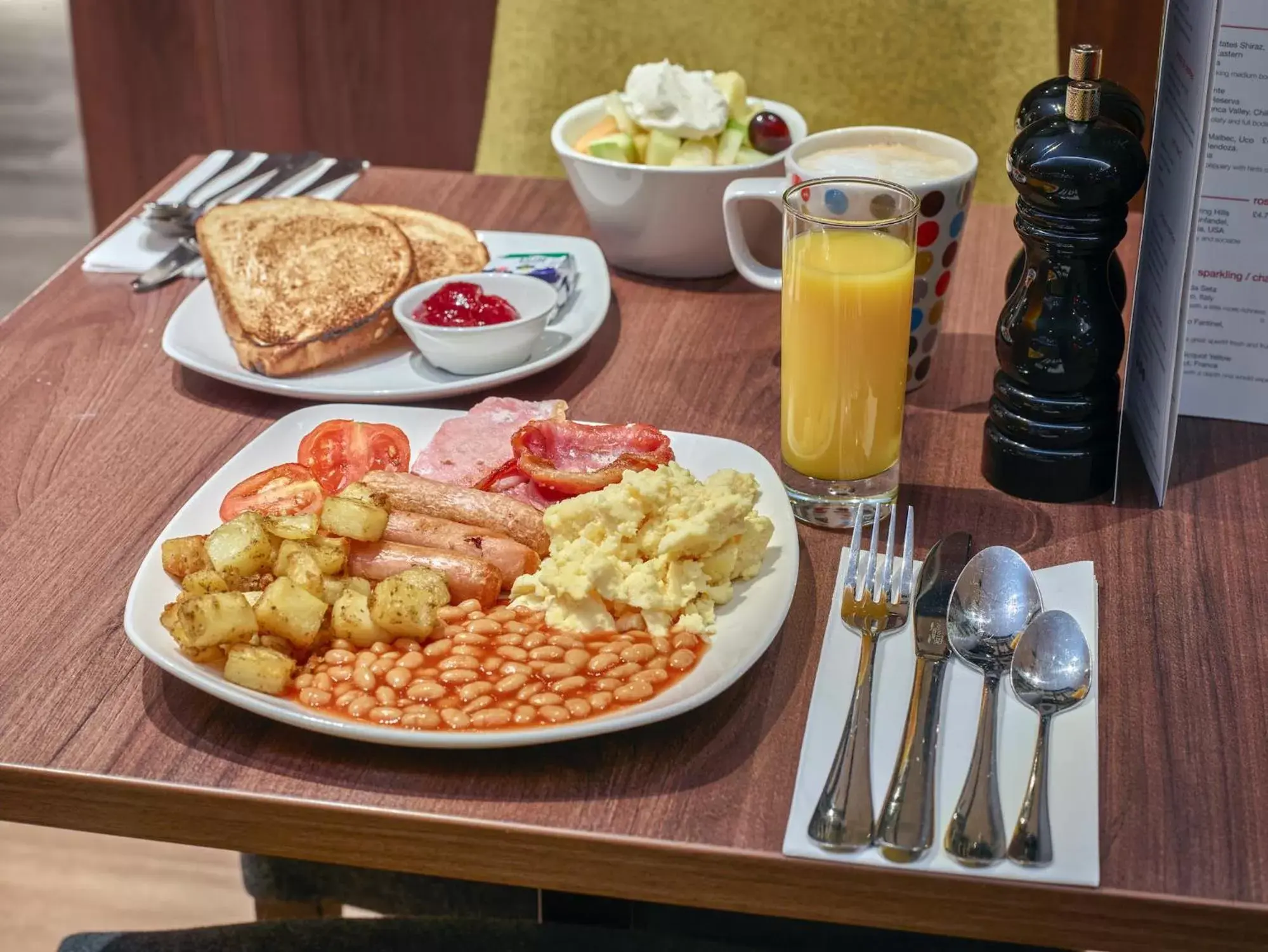 Breakfast in Sleeperz Hotel Dundee