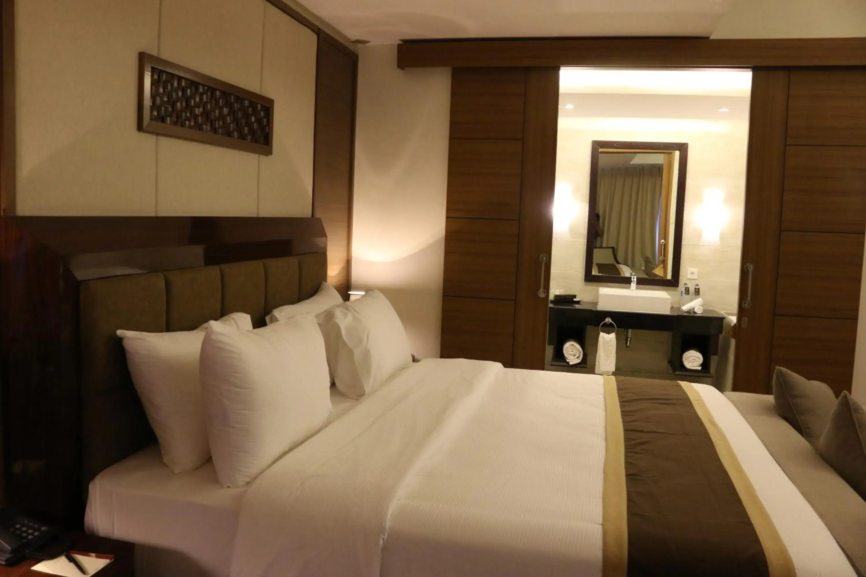 Photo of the whole room, Bed in Java Palace Hotel