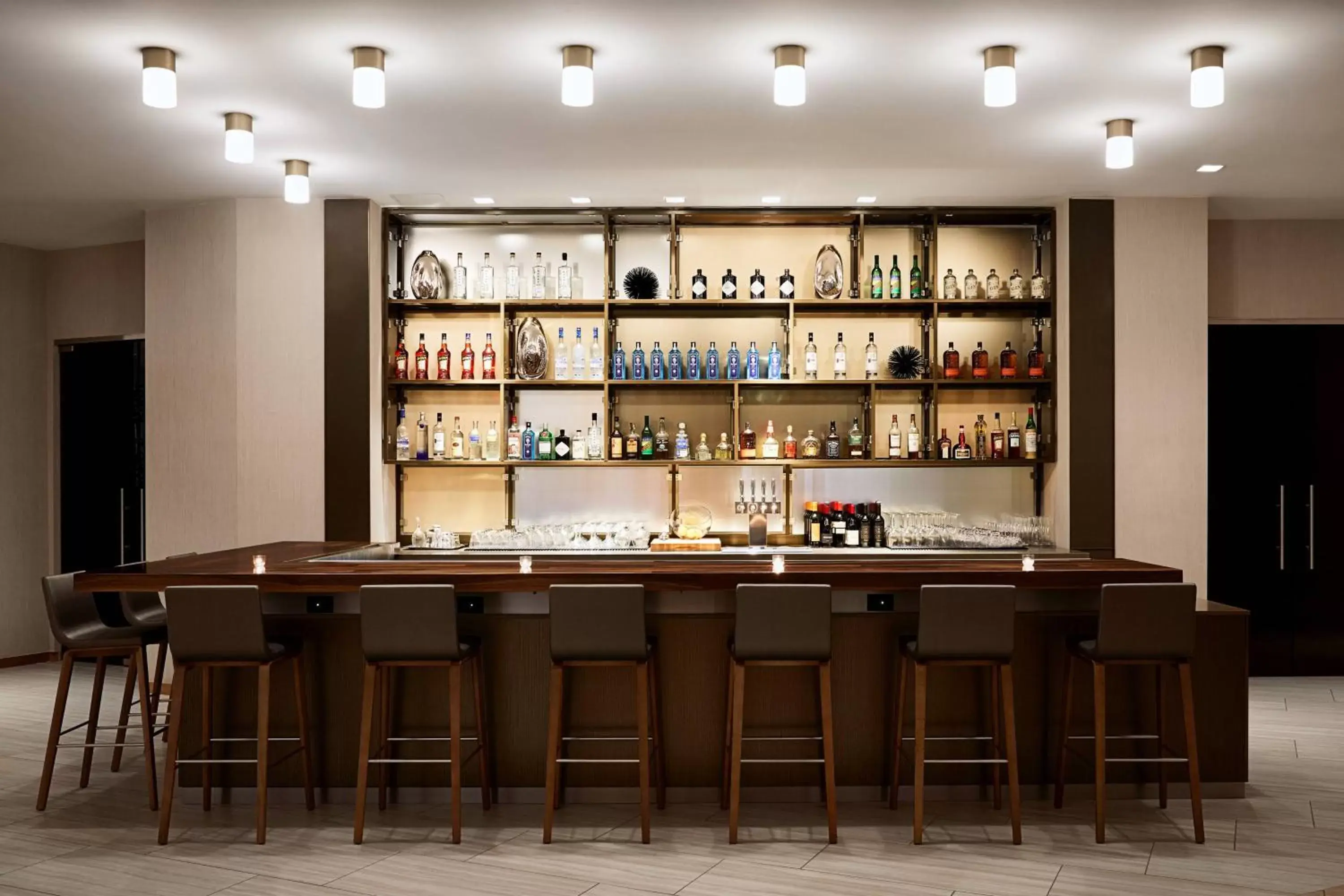 Lounge or bar, Lounge/Bar in AC Hotel by Marriott Miami Aventura