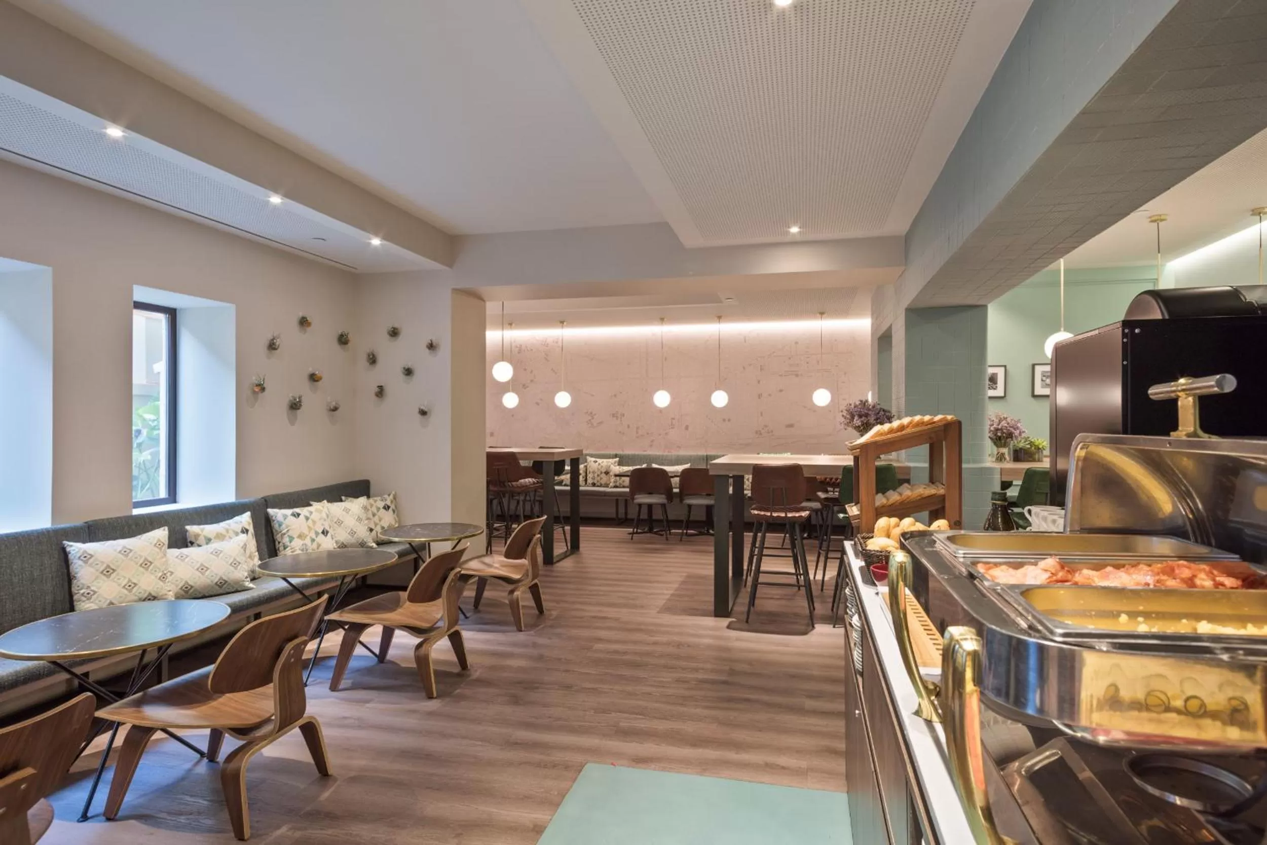 Lounge or bar in Hotel Via Augusta