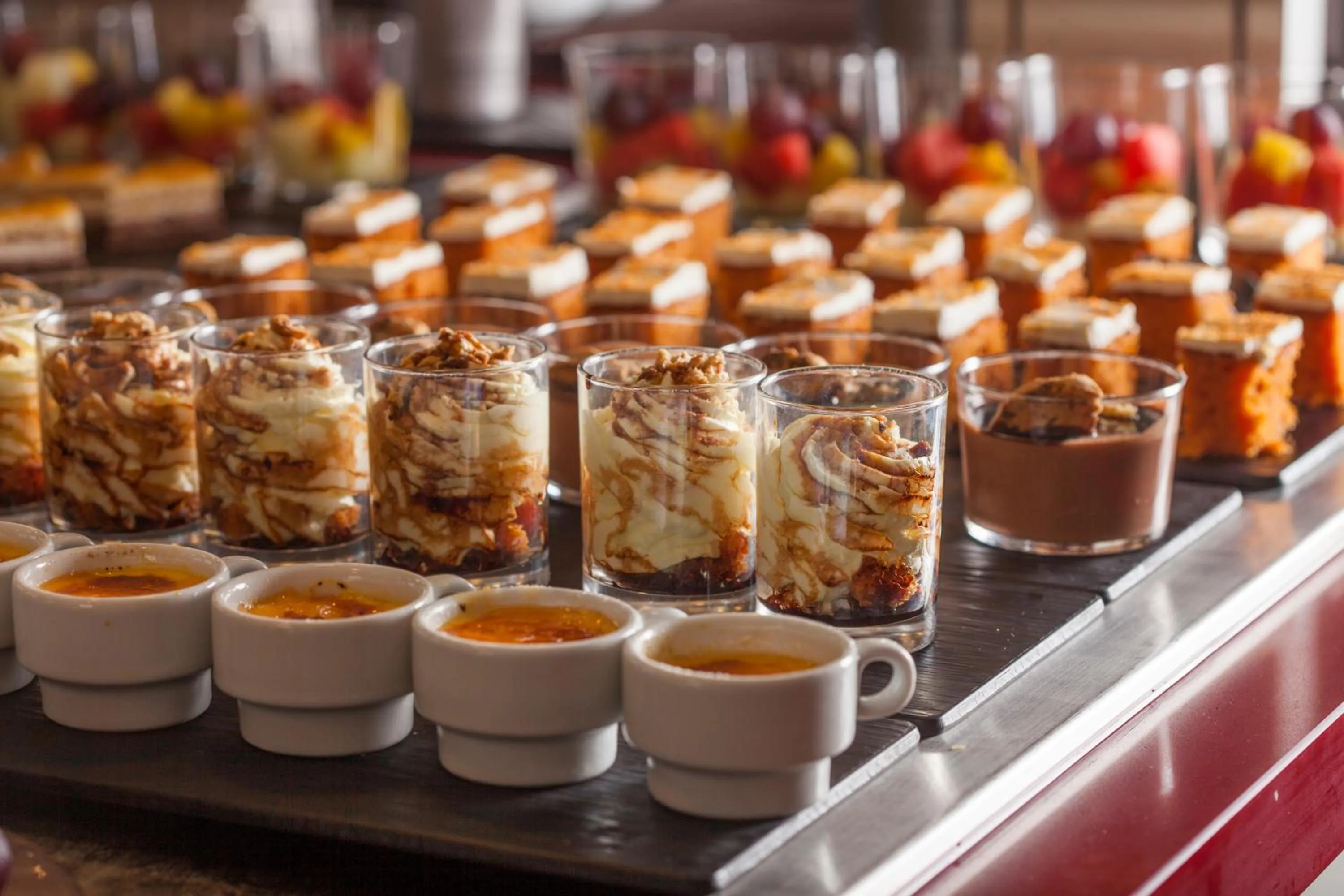 Food and drinks in Hotel Monterrey Roses by Pierre & Vacances