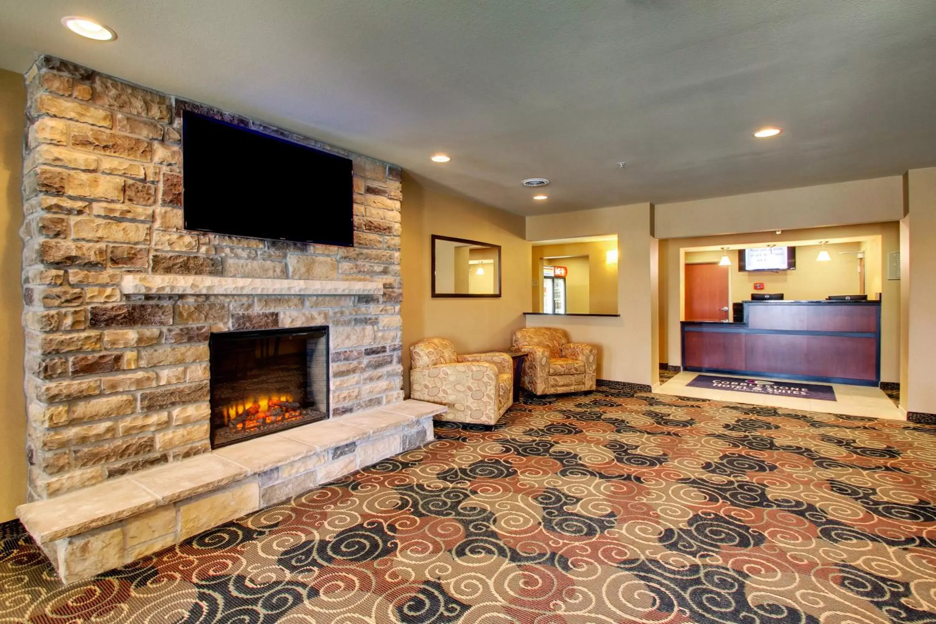 Lobby or reception, TV/Entertainment Center in Stanton Inn and Suites