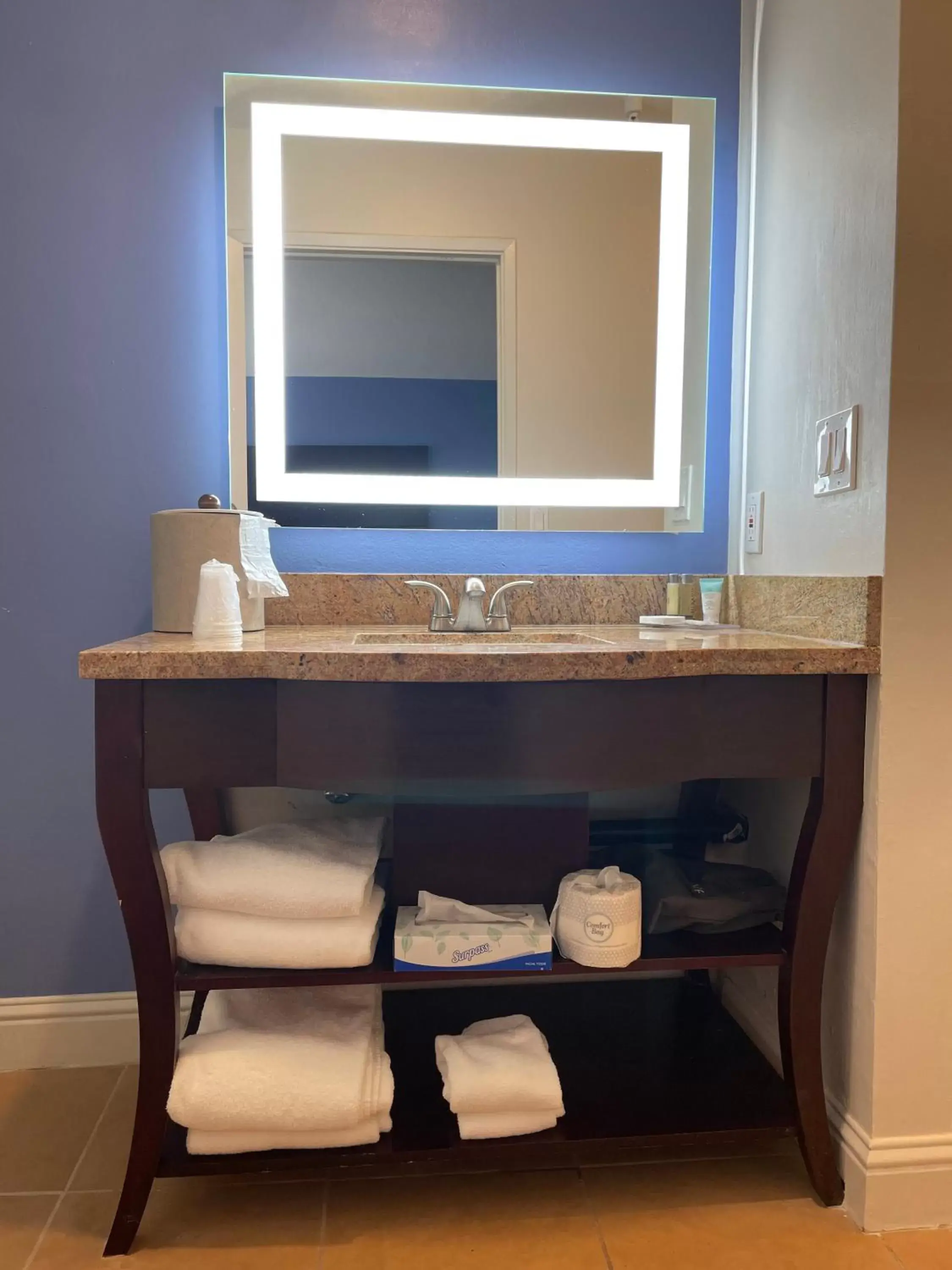 King Room - single occupancy - Disability Access/Non-Smoking in Hotel Solares King Room - single occupancy - Disability Access/Non-Smoking in Hotel Solares