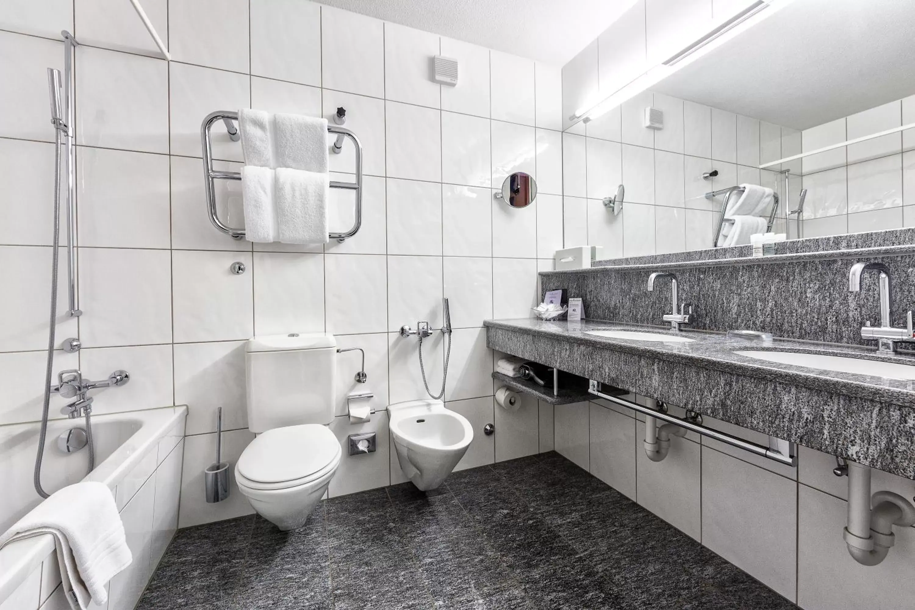 Bathroom in Golf- & Sporthotel Hof Maran