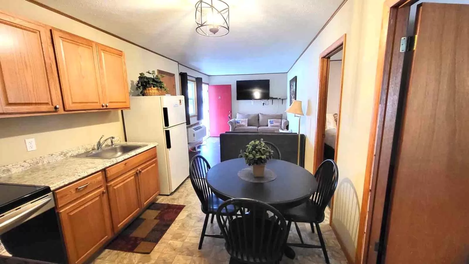 Kitchen or kitchenette in Hunter's Friend Resort near Silver Dollar City
