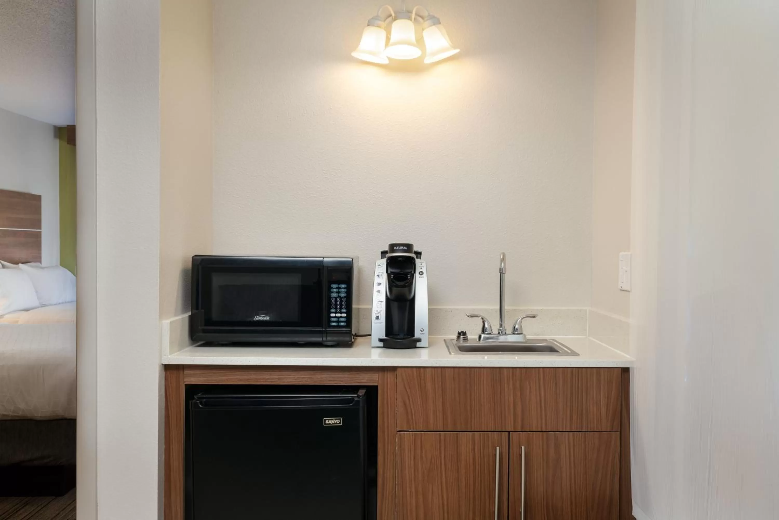 Photo of the whole room in Holiday Inn Express & Suites Milton East I-10 by IHG