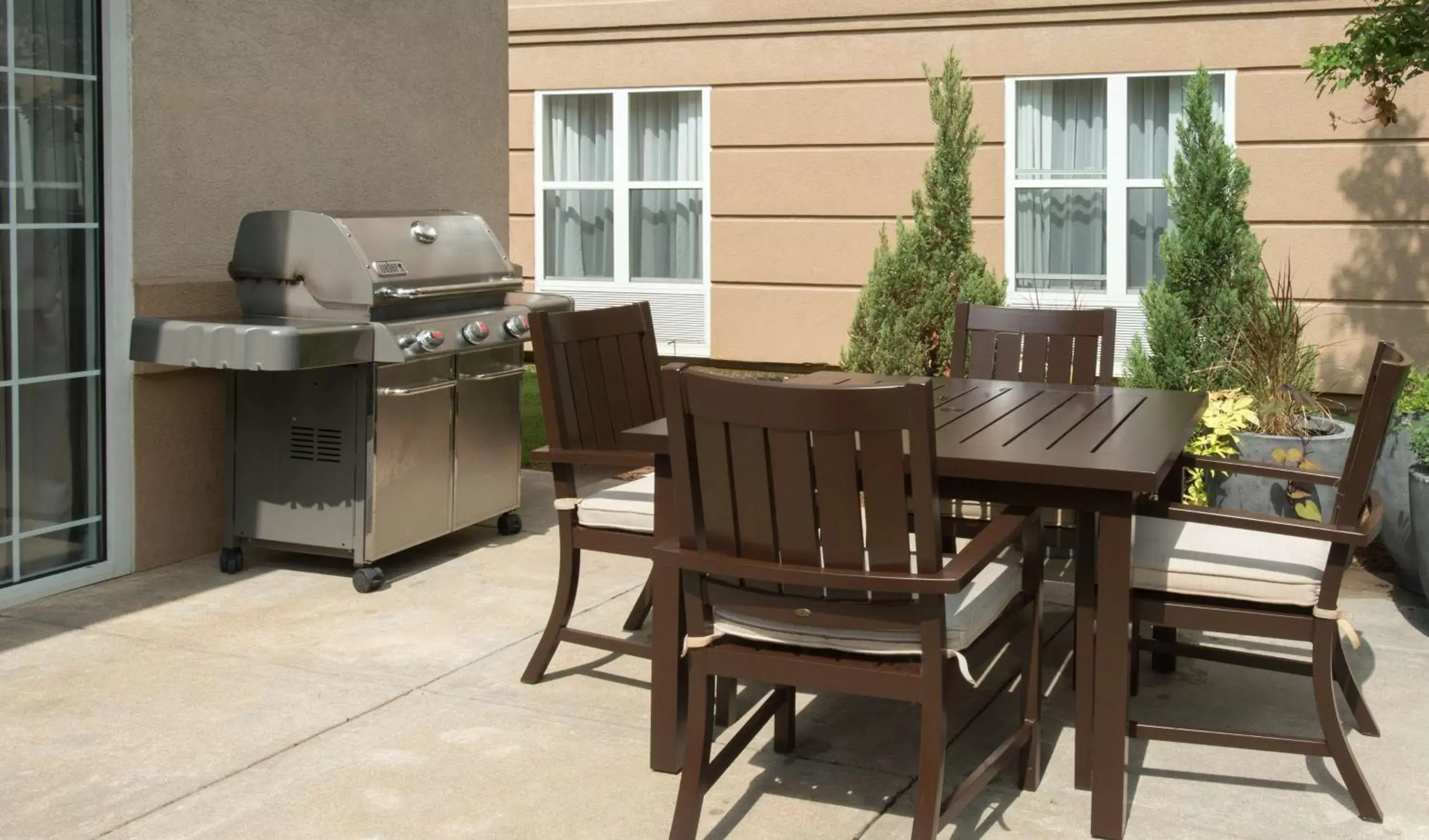 Patio, BBQ Facilities in Homewood Suites by Hilton Montgomery