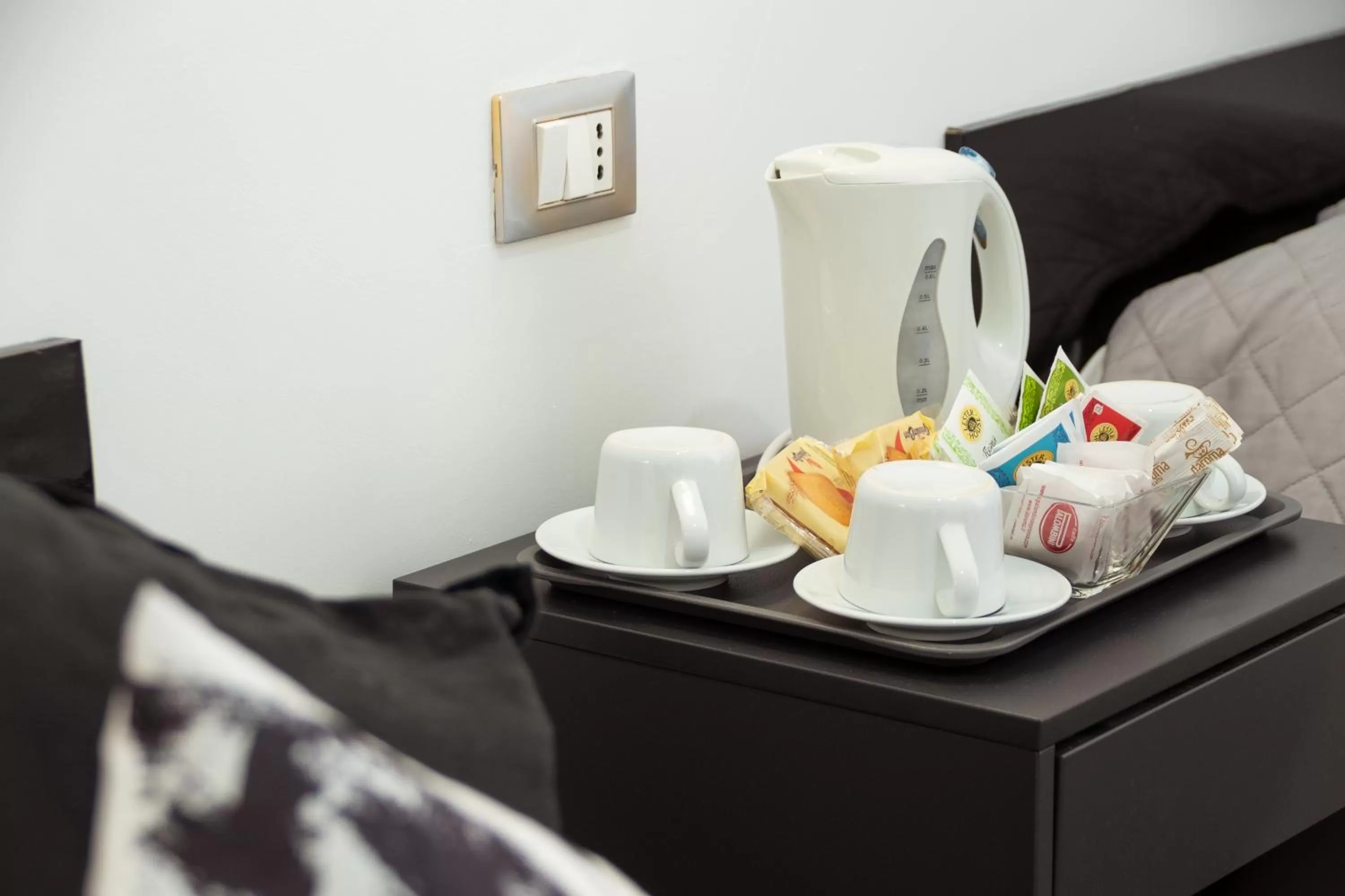 Coffee/tea facilities, Bed in Hotel Sol Levante