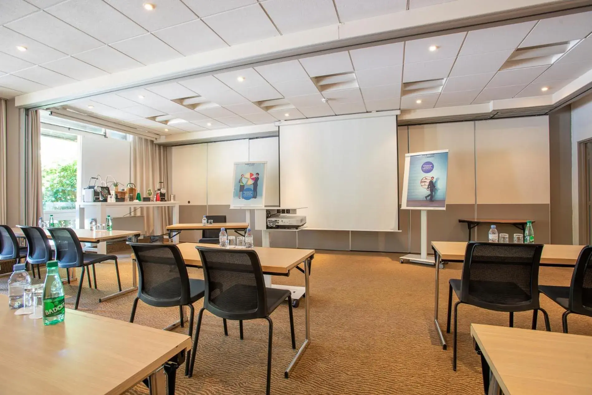 Meeting/conference room in Novotel Aix-en-Provence Beaumanoir