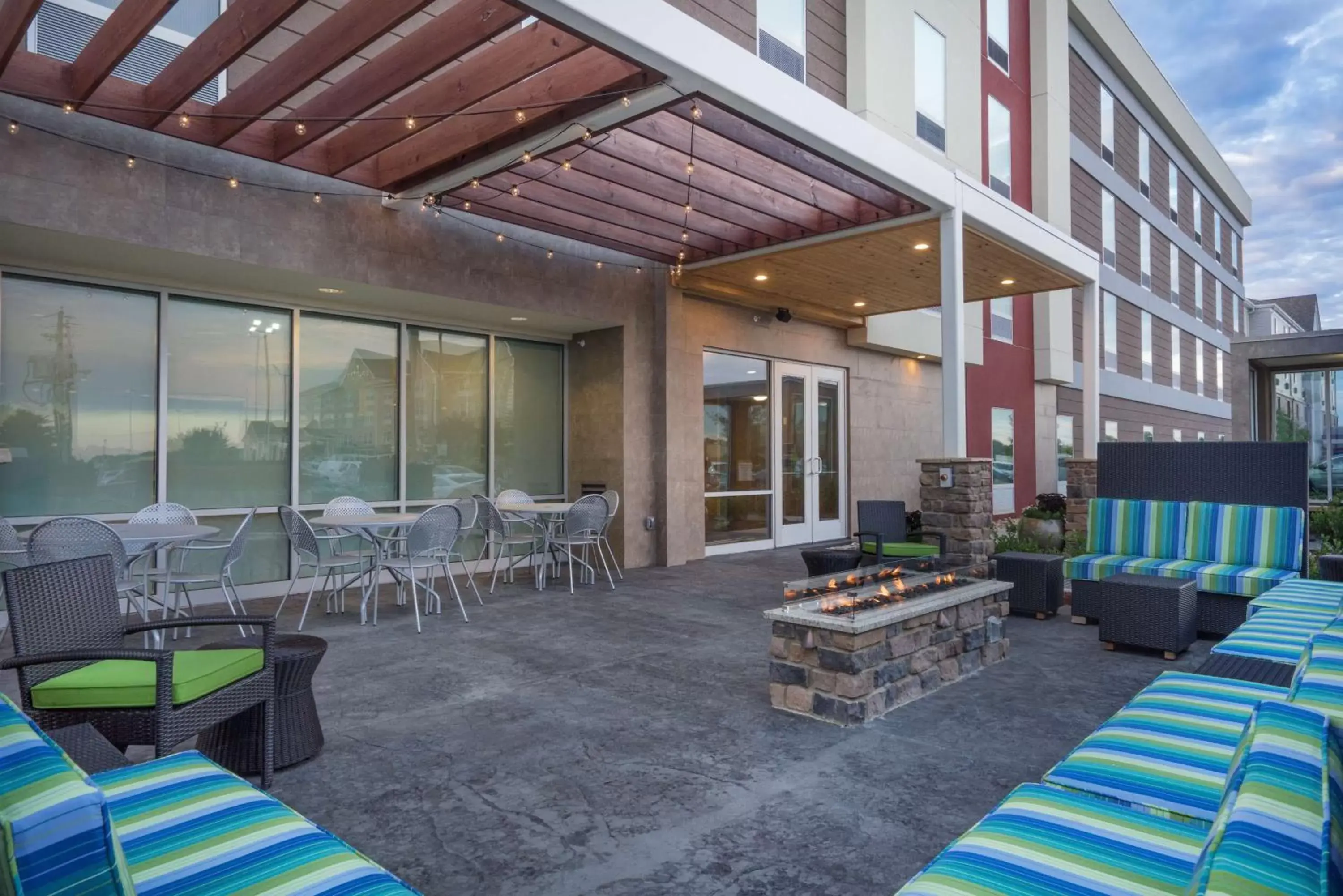 Patio in Home2 Suites By Hilton Bowling Green