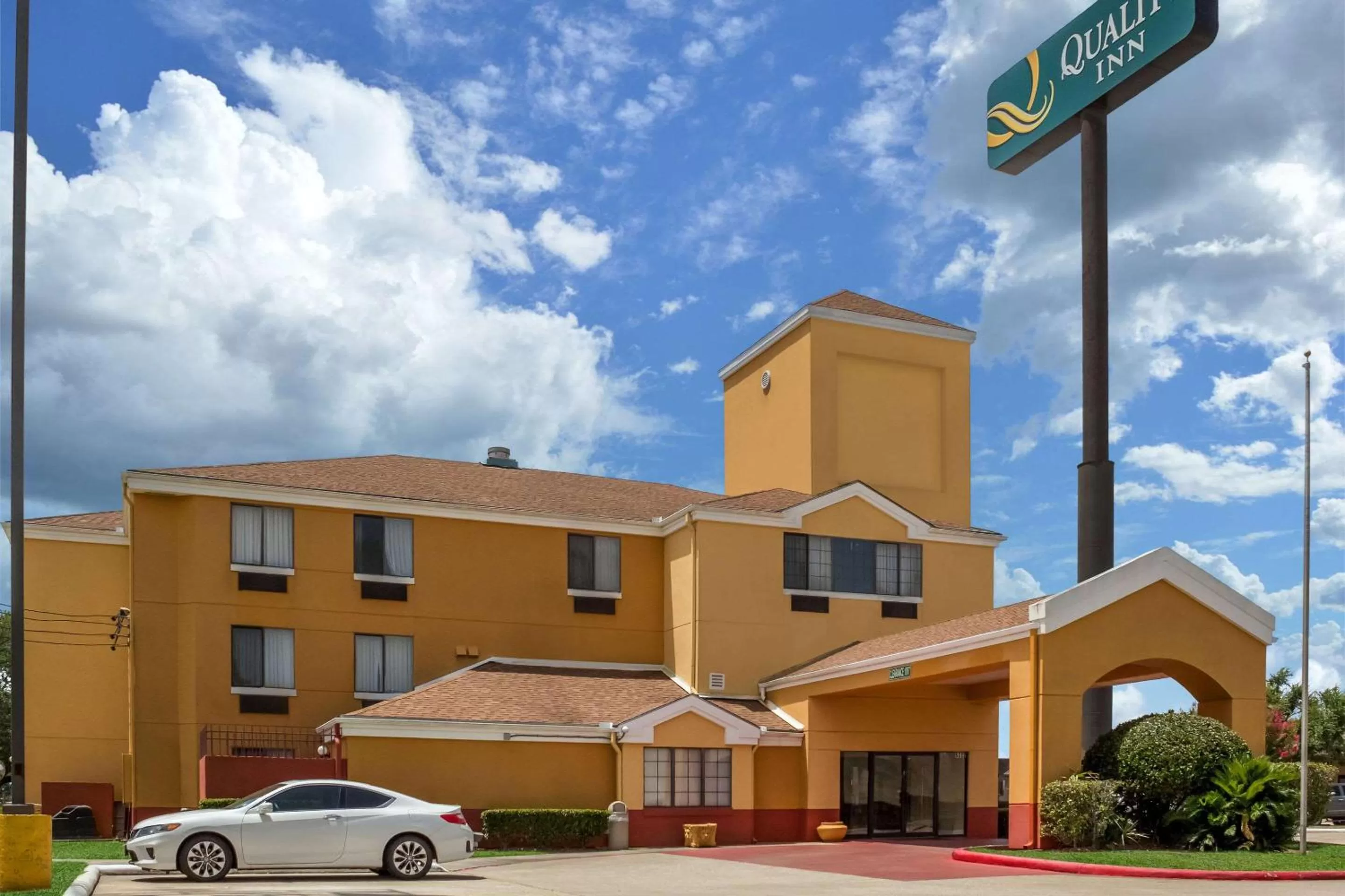 Property building in Quality Inn Baytown - Houston East