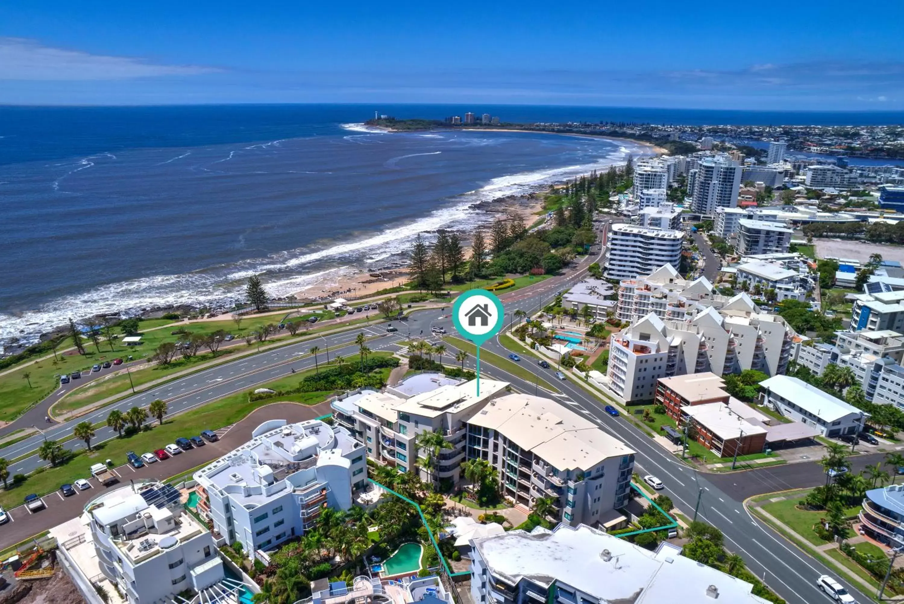 Property building, Bird's-eye View in Alexandra on the Pacific