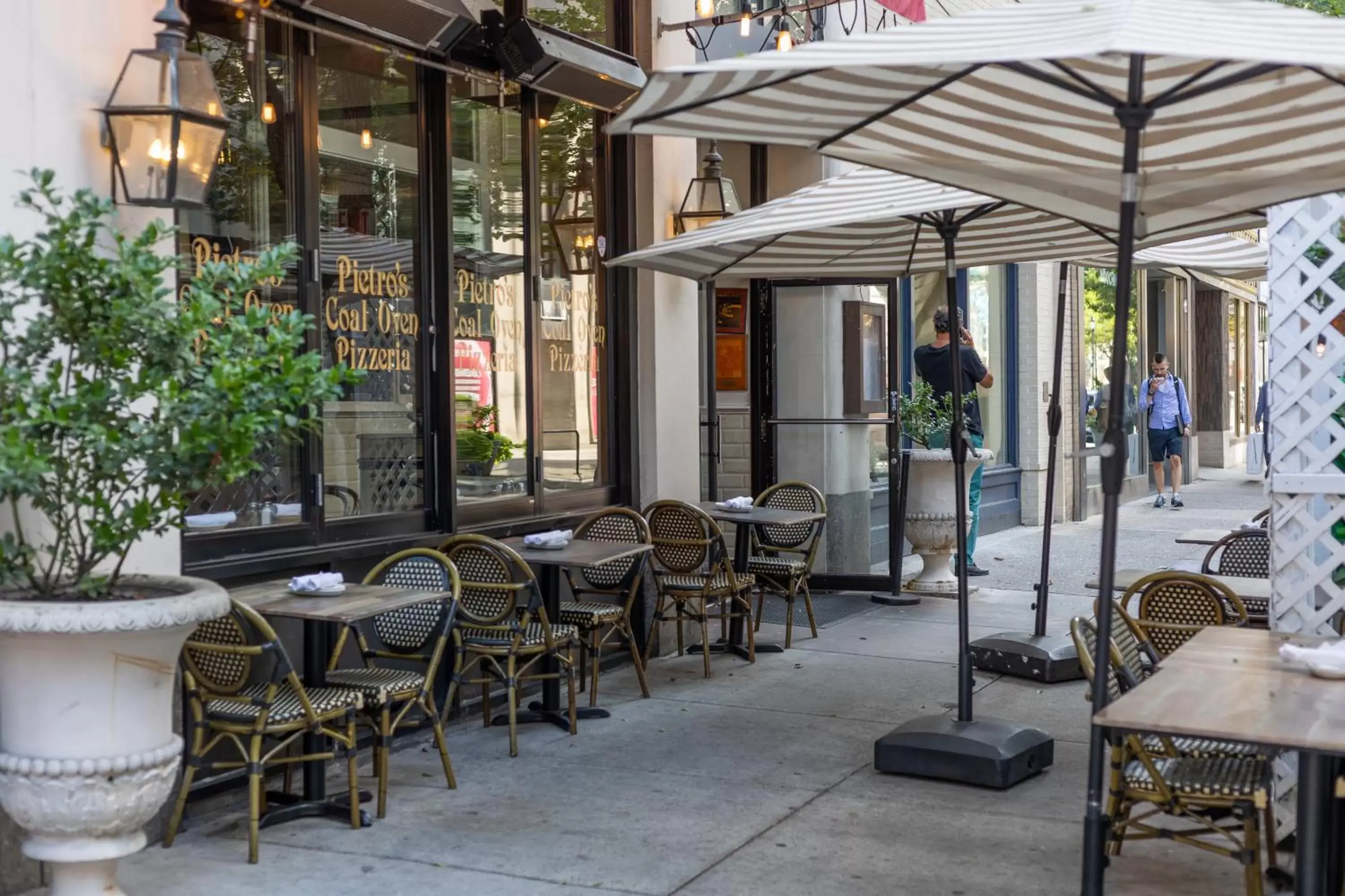 Restaurant/places to eat in Sosuite at French Quarters - Rittenhouse Square