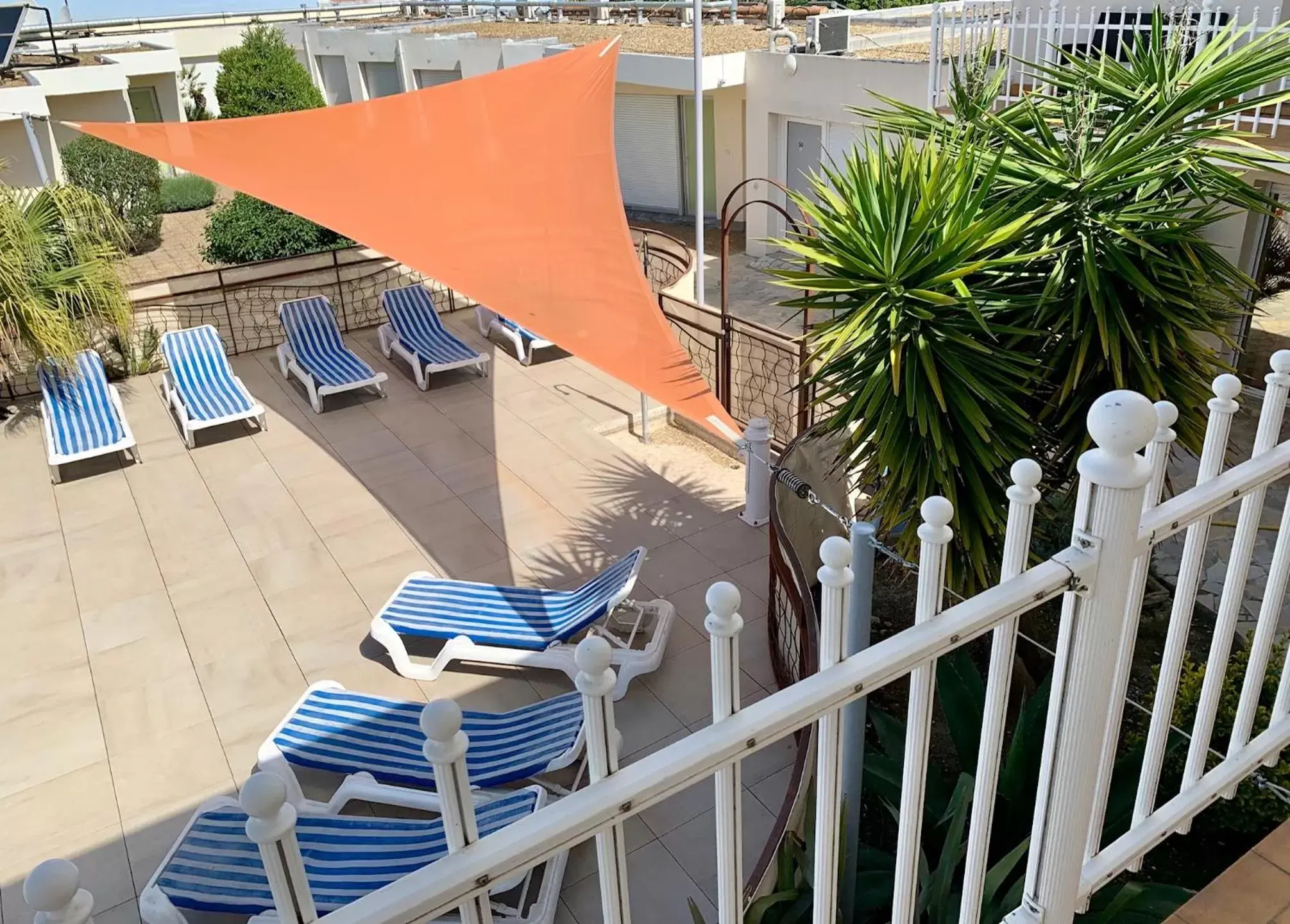 Patio in Amerique Hotel Palavas - Piscine & Parking - Plage