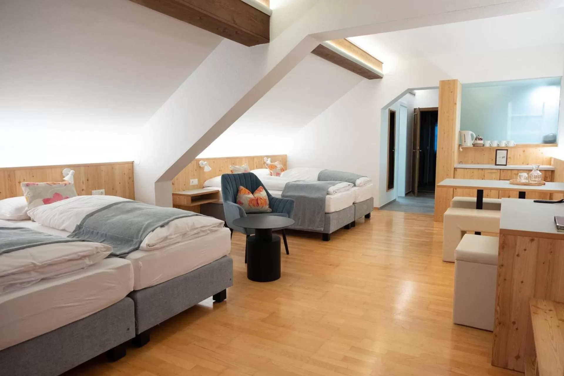 Photo of the whole room, Bed in Santner, Hotel