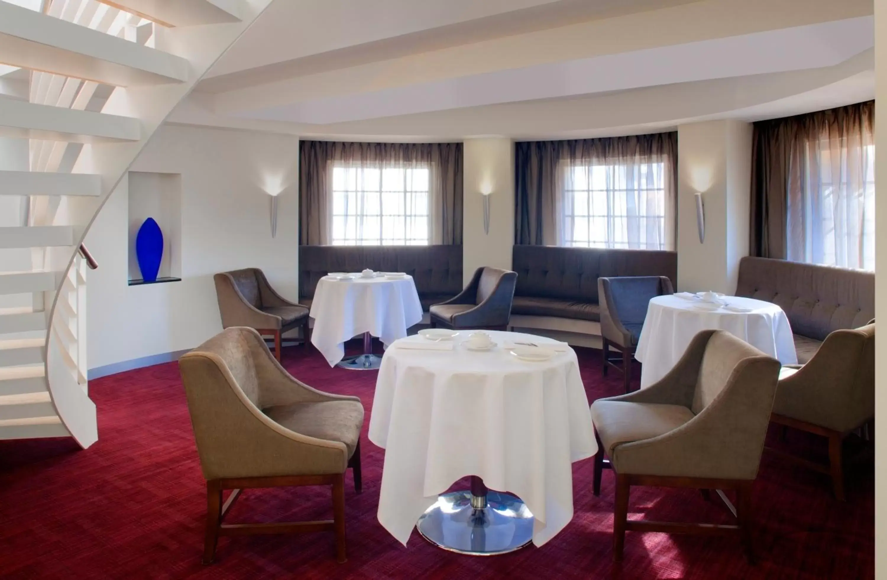 Lounge or bar in Radisson Blu Plaza Hotel Sydney