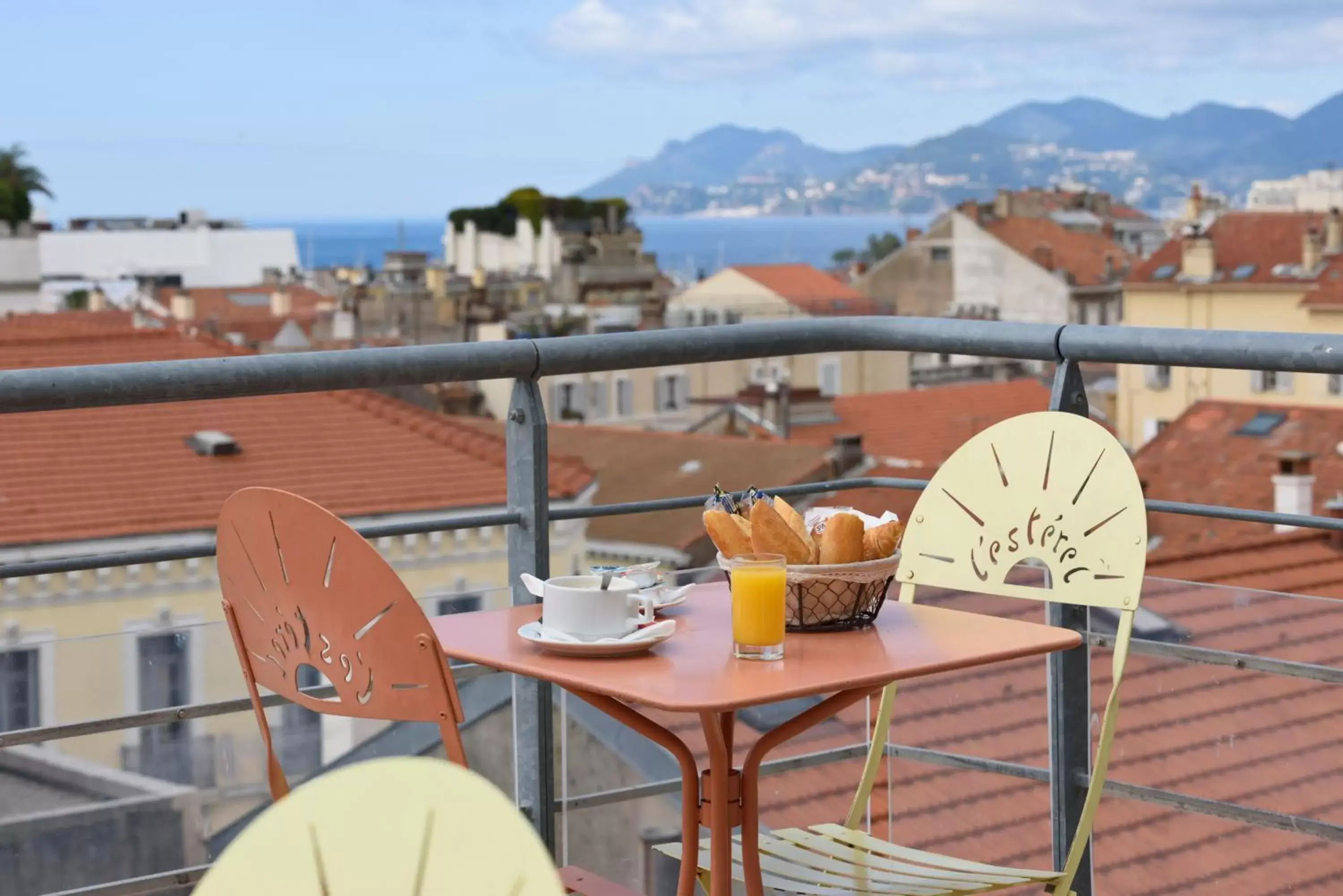 City view, Balcony/Terrace in L'Esterel