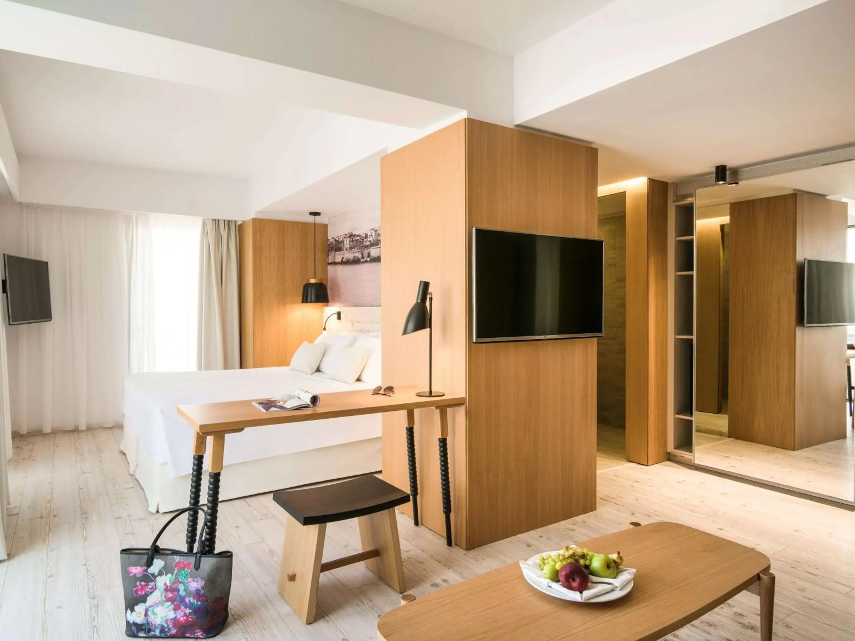 Photo of the whole room in Ibis Styles Heraklion Central Photo of the whole room in Ibis Styles Heraklion Central