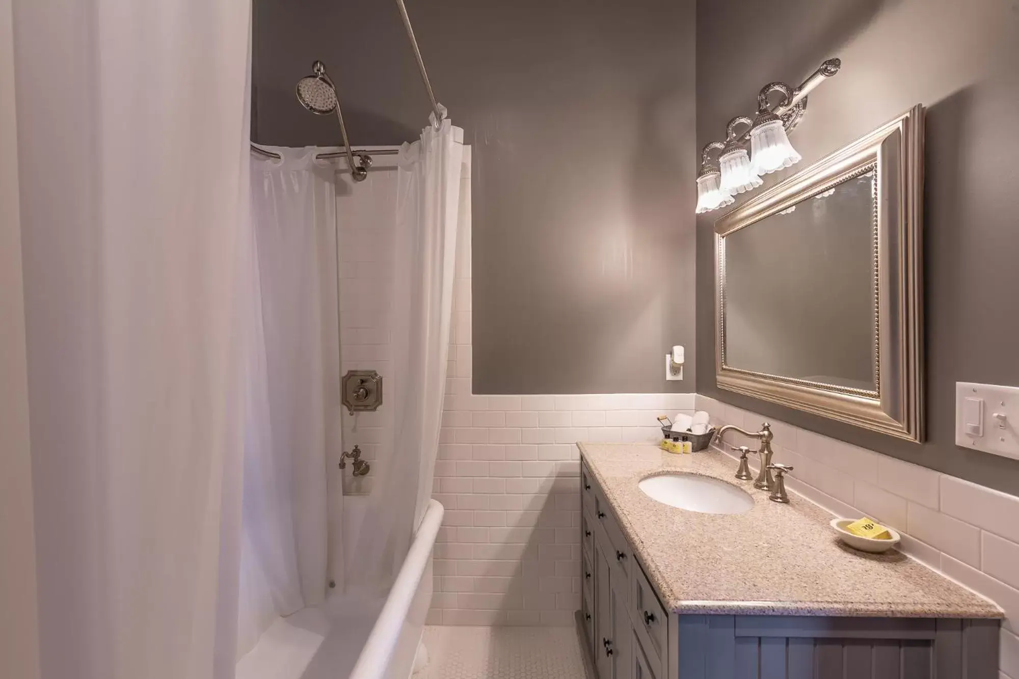 Bathroom in Steele Mansion Inn & Gathering Hub