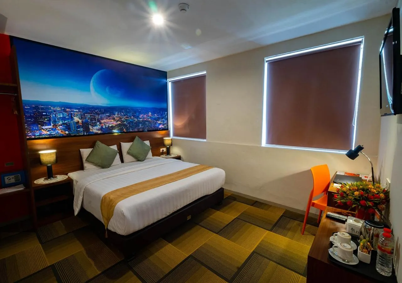 Toilet, Bed in Miyanna Hotel