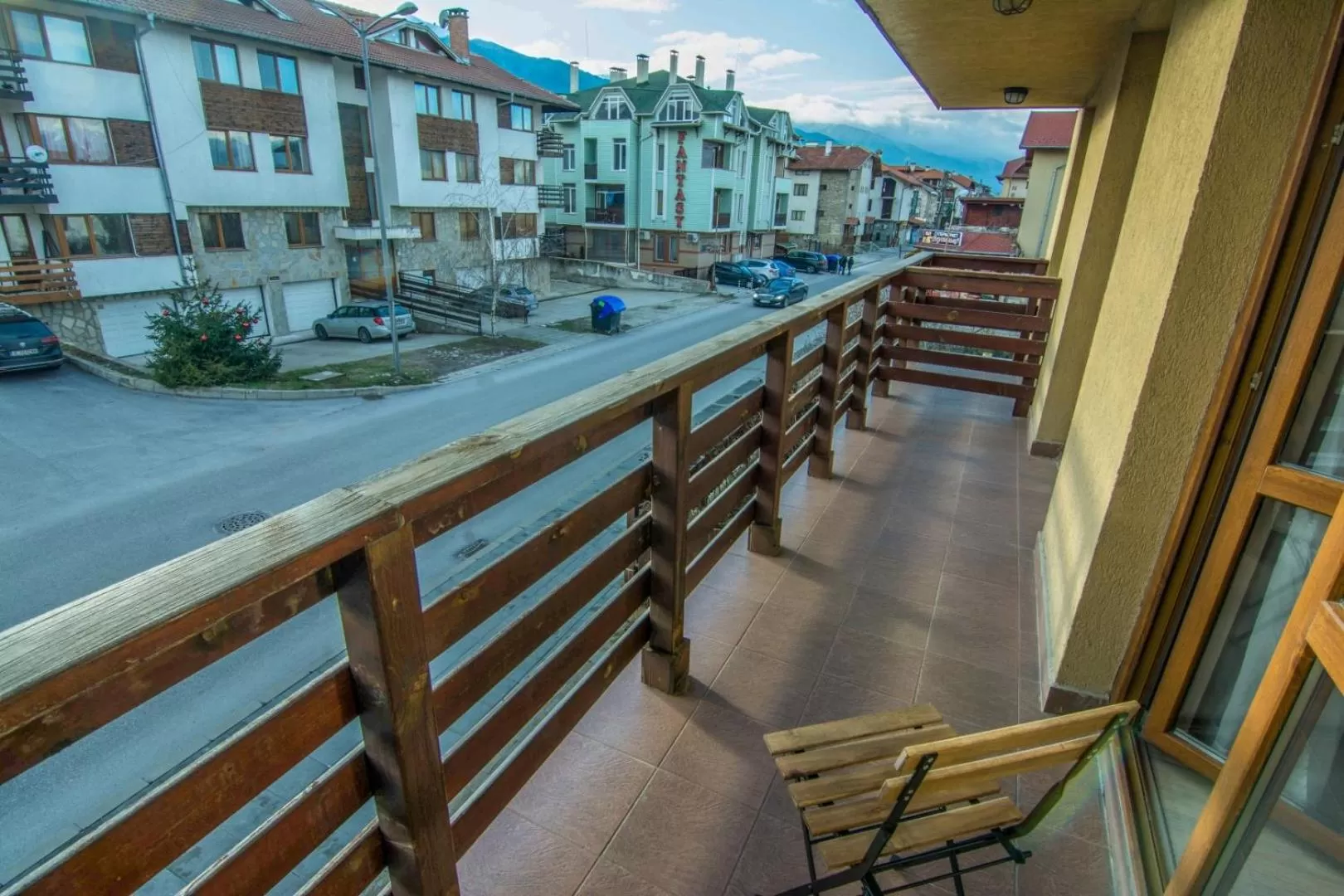 Property building in StayInn Banderitsa Apartments with kitchen & BBQ