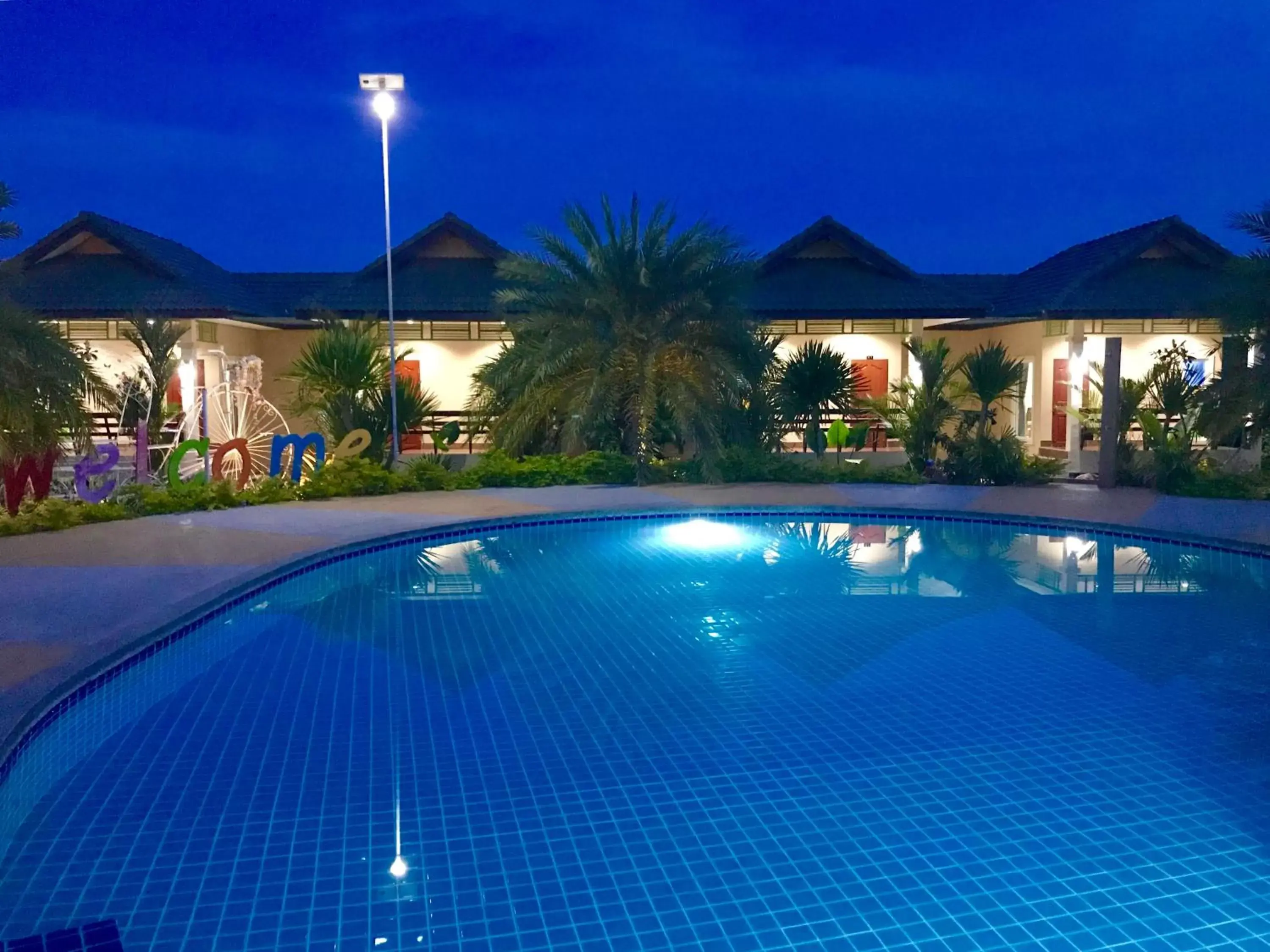 Swimming Pool in Huan Soontaree