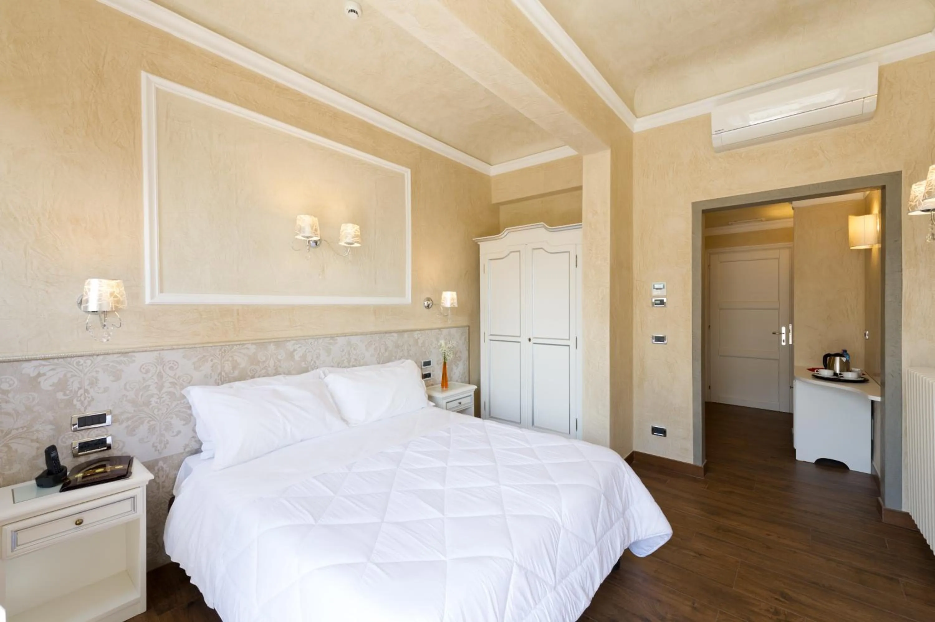 Bed in Hotel California