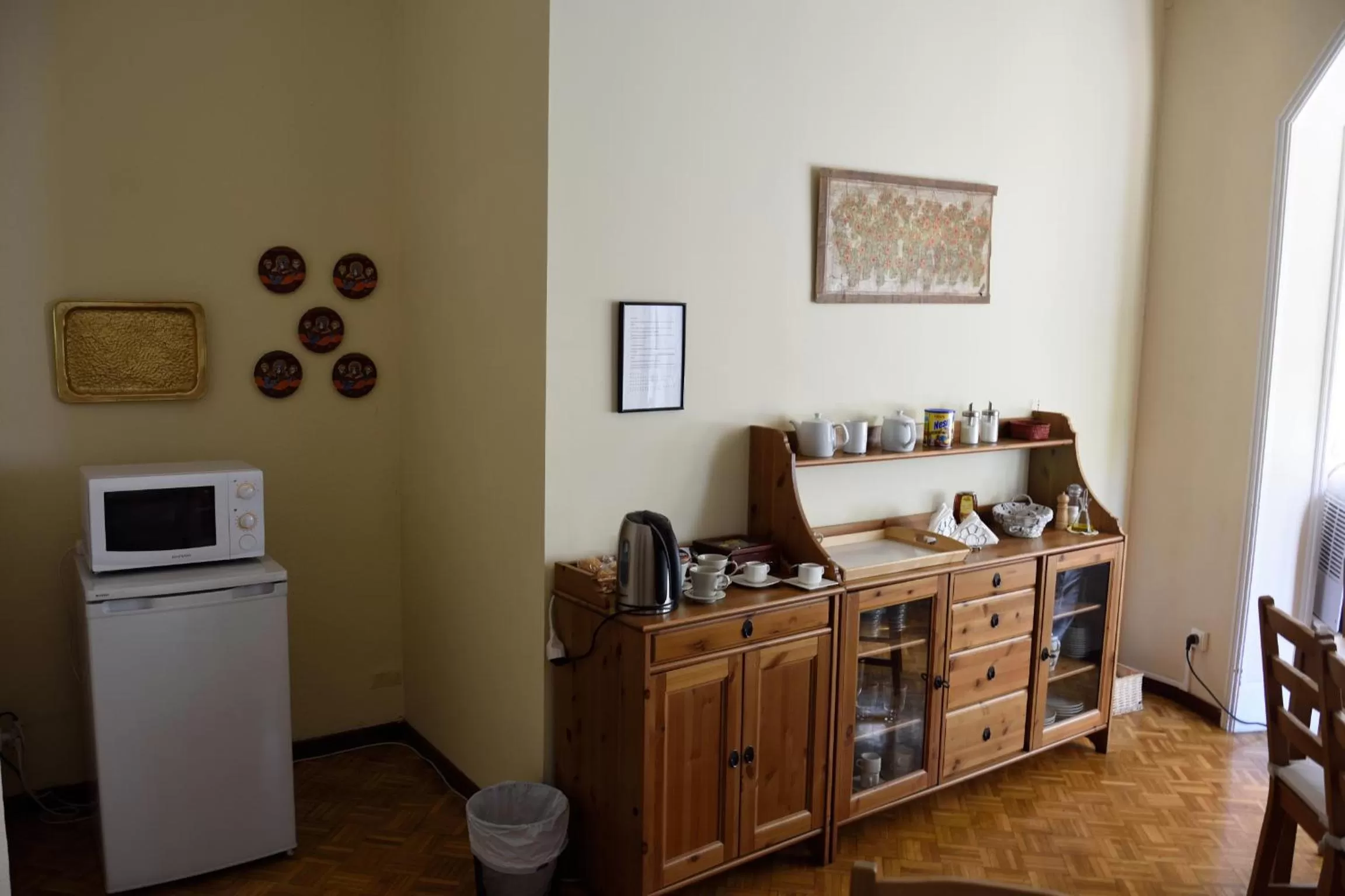 Breakfast, Kitchen/Kitchenette in Ally's Bed&Breakfast,