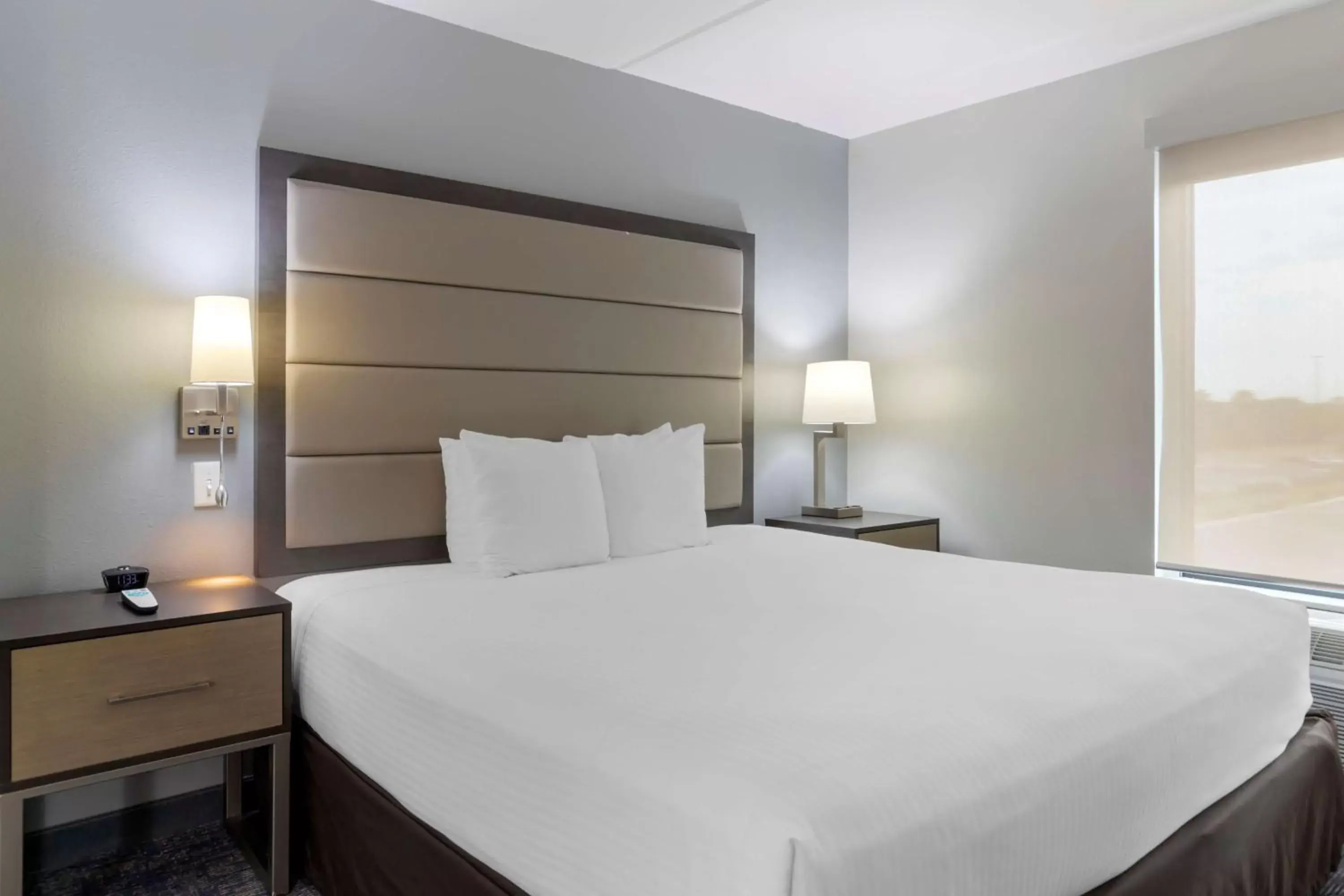 Bedroom, Bed in Best Western Plus McAllen Airport Hotel