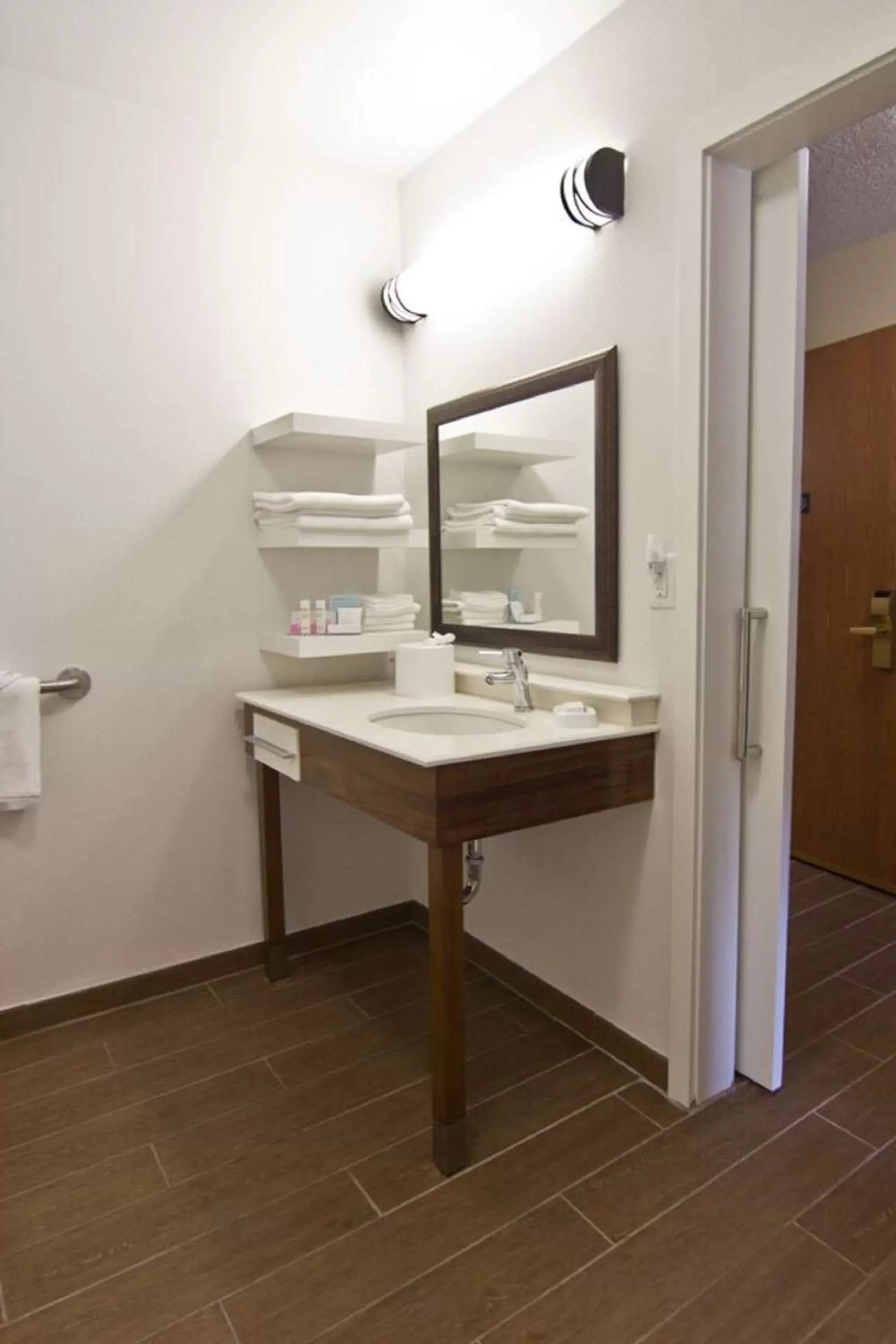 Bathroom in Hampton Inn & Suites Chillicothe