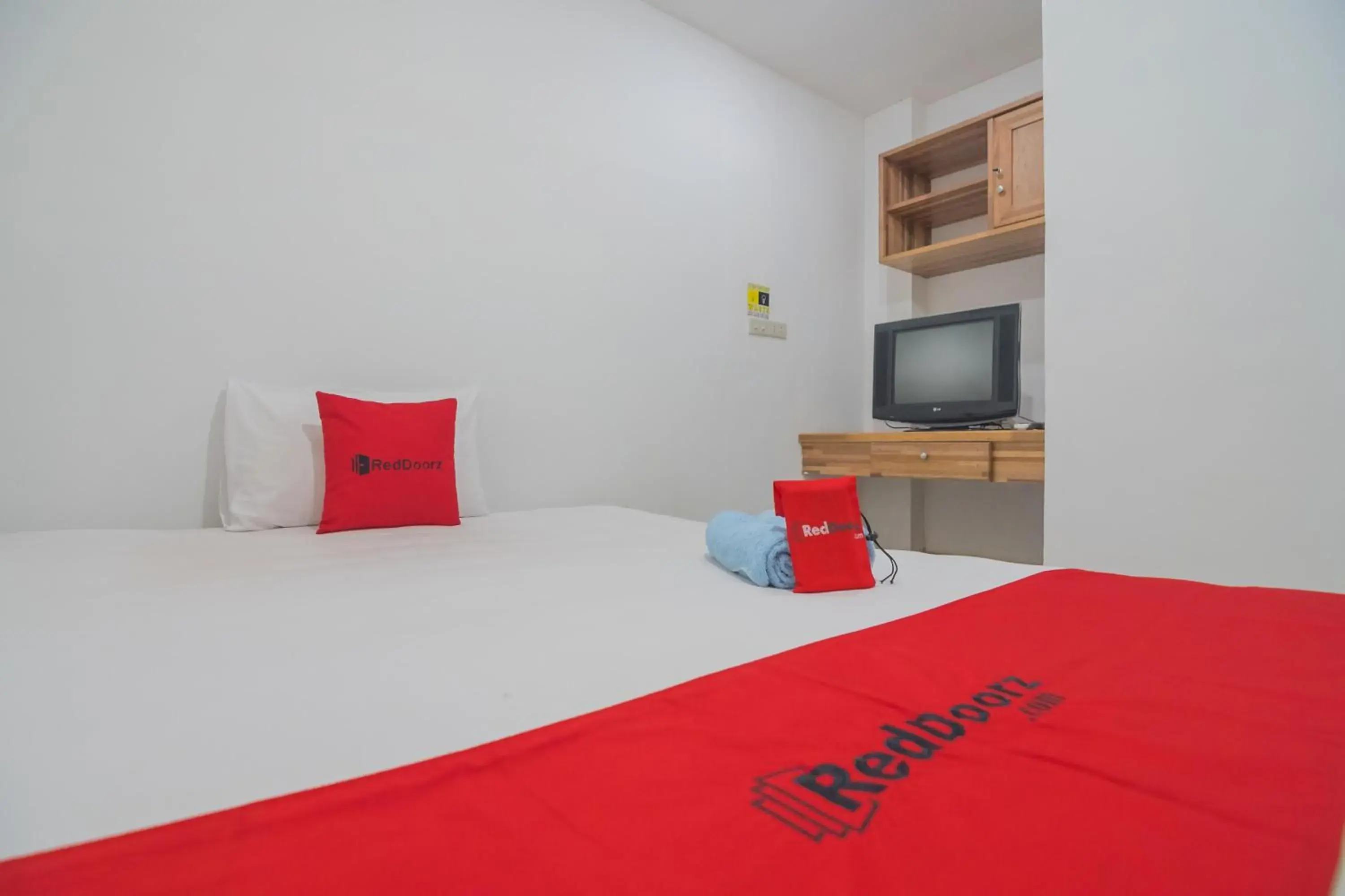 Bedroom, Bed in RedDoorz near Gajah Mada Pontianak