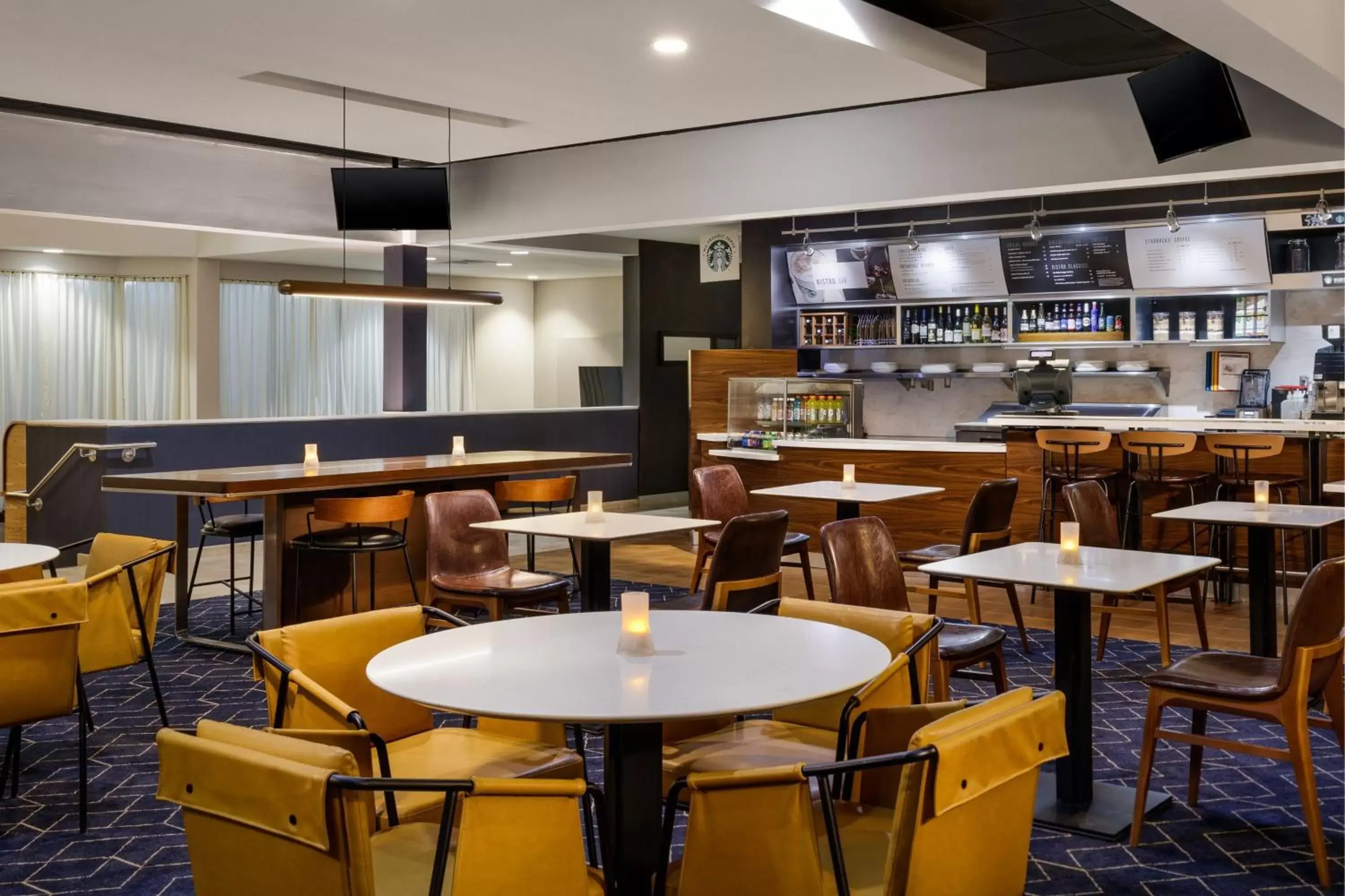 Restaurant/places to eat, Lounge/Bar in Courtyard by Marriott Denver Central Park