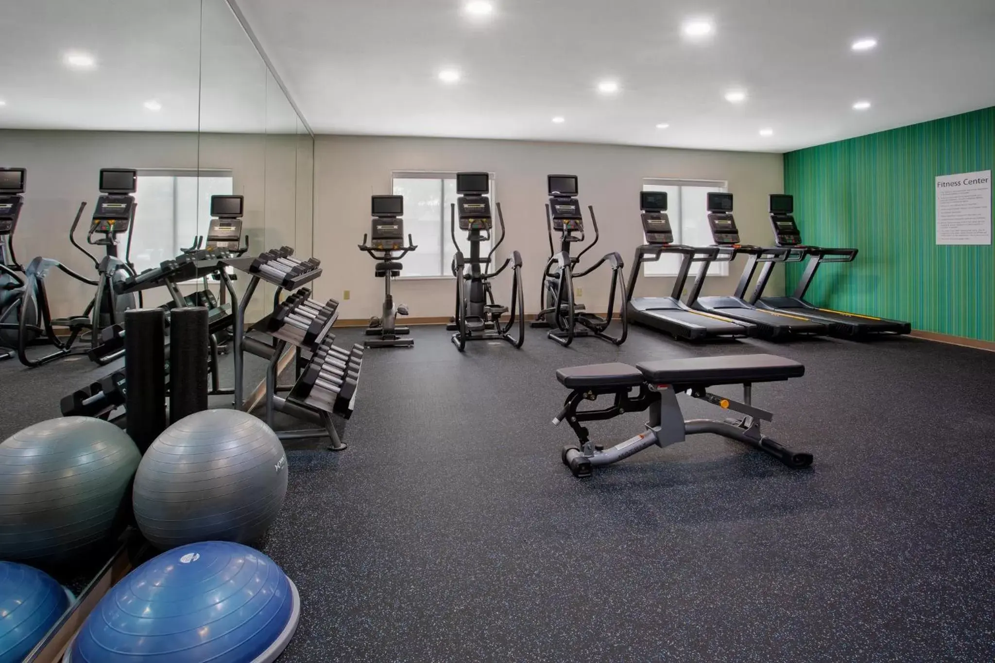 Spa and wellness centre/facilities, Fitness Center/Facilities in Holiday Inn Express Hotel and Suites Katy, an IHG Hotel