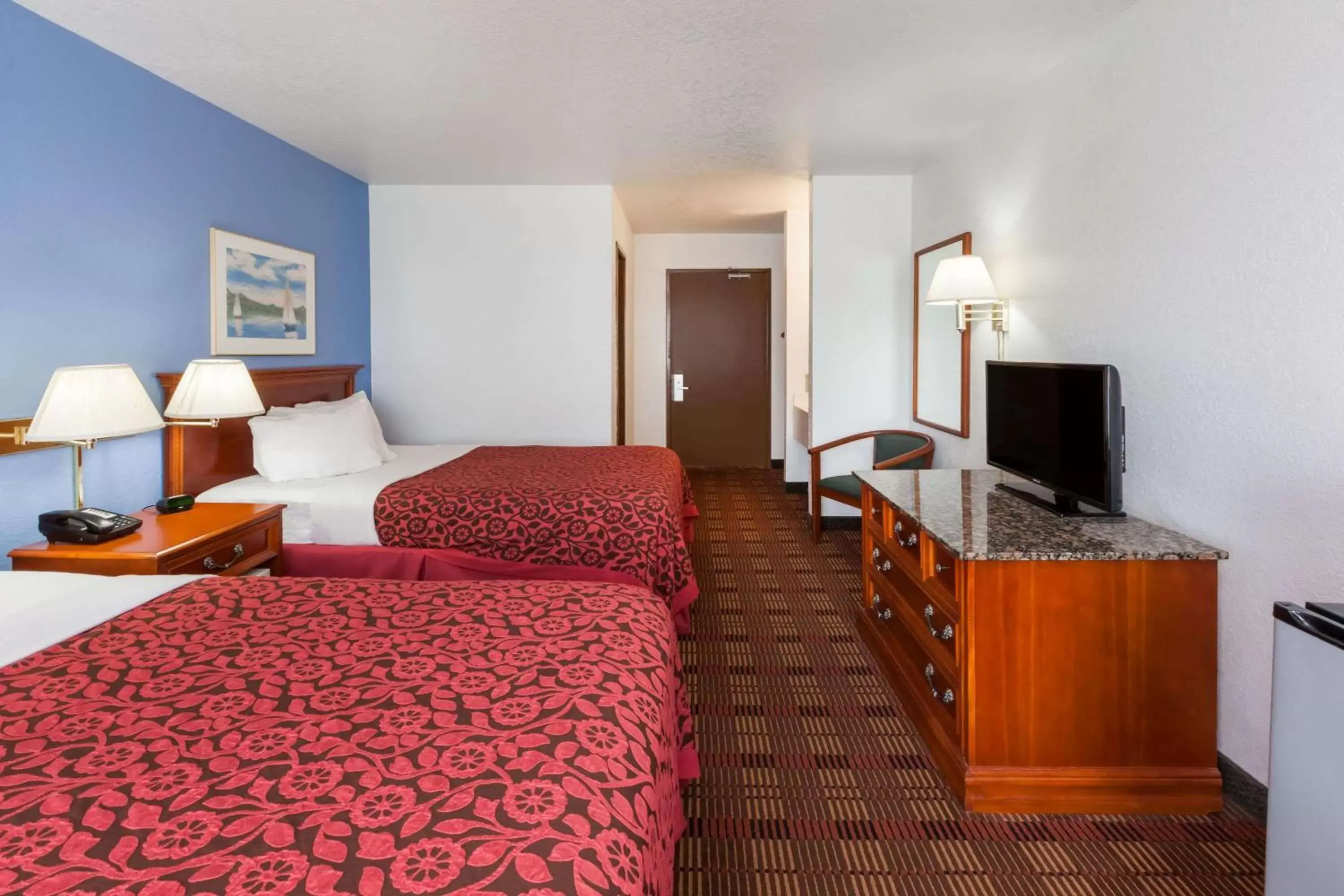 Photo of the whole room in Days Inn by Wyndham Holland