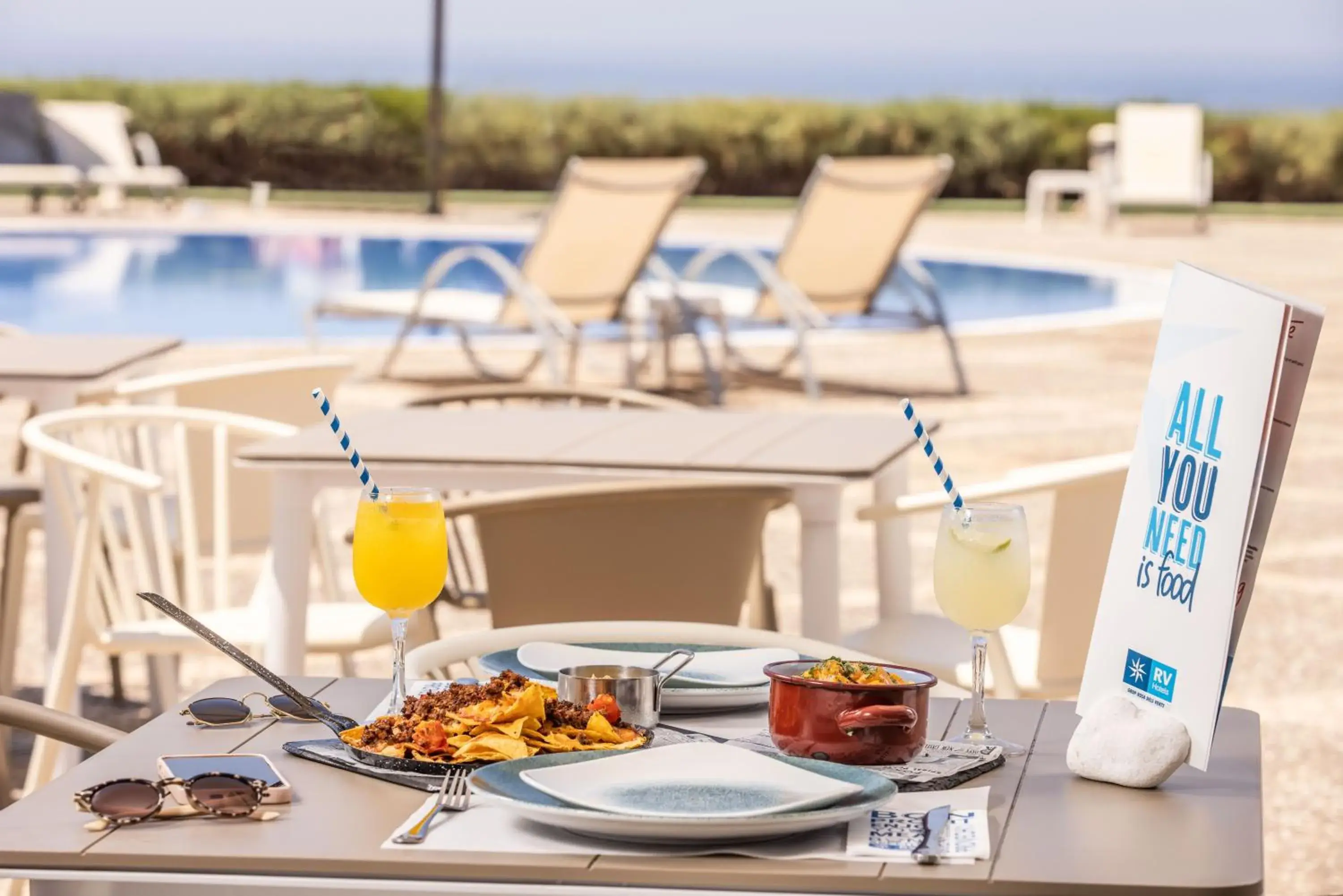 Lounge or bar, Swimming Pool in RV Hotel Sea Club Menorca