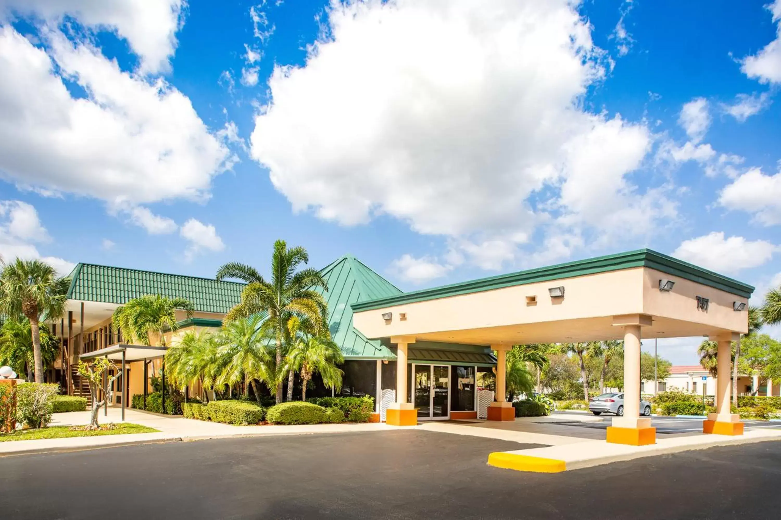 Facade/entrance, Property Building in Super 8 by Wyndham North Palm Beach