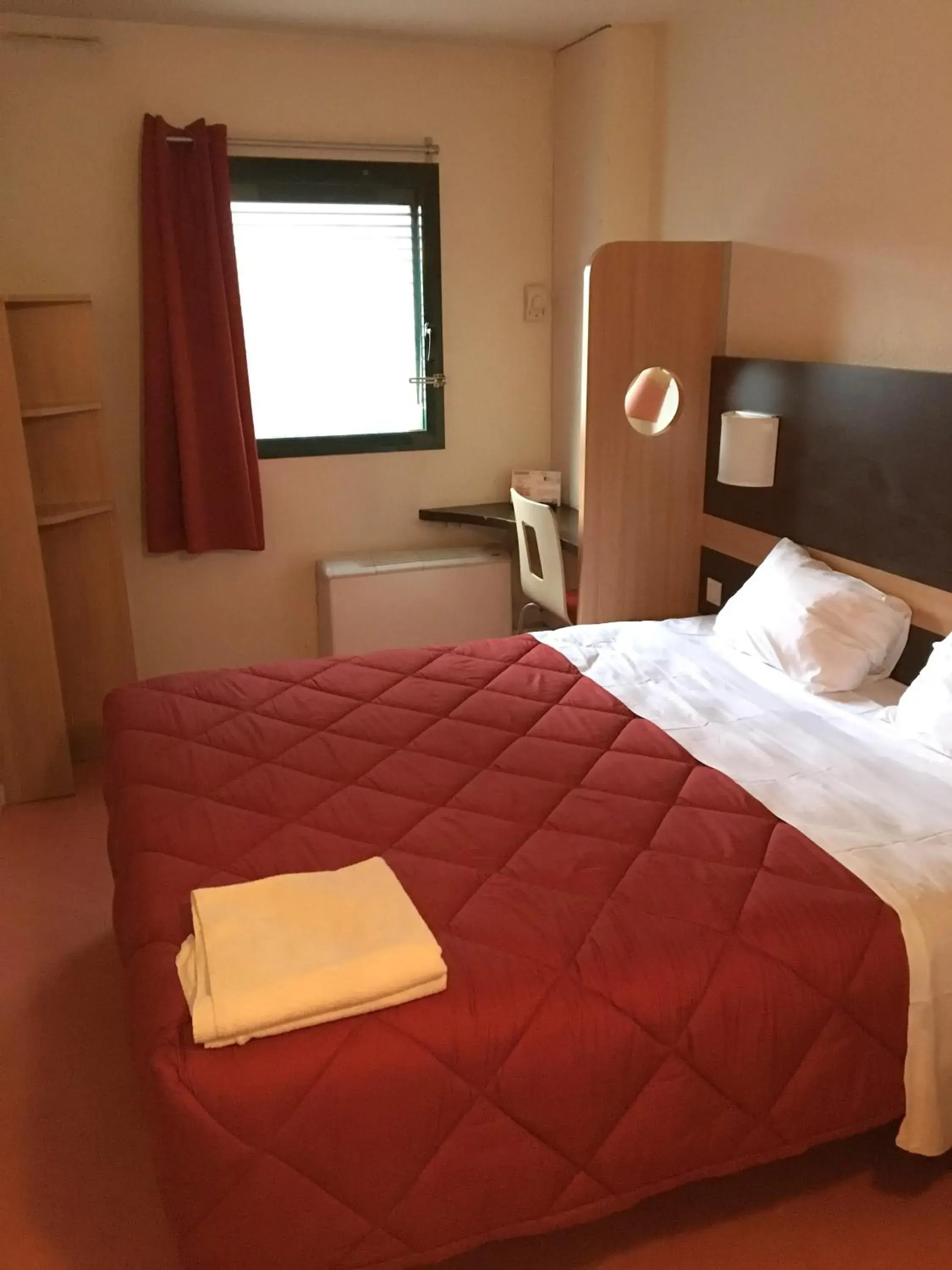 Bedroom in Premiere Classe Paris Ouest - Nanterre - La Defense