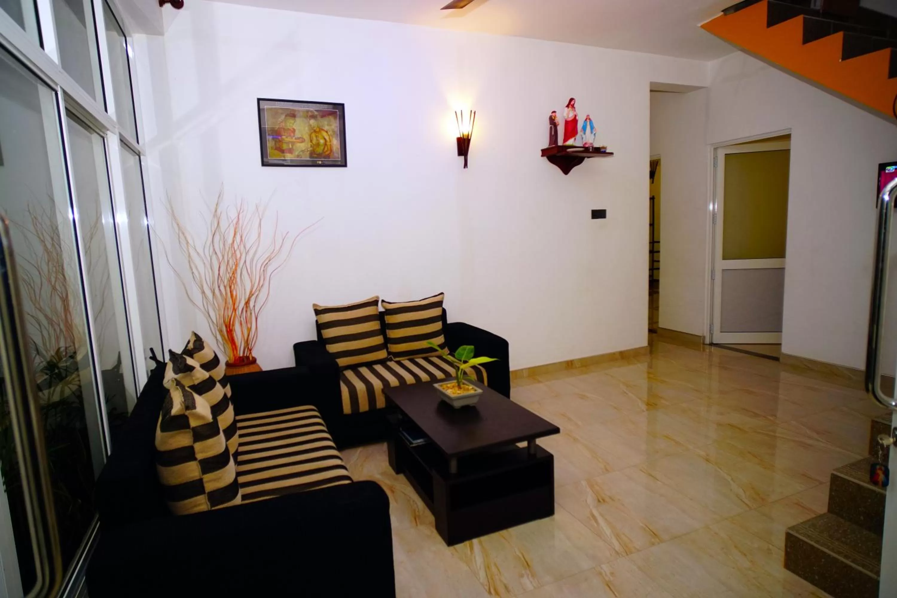 Seating Area in Airport 4 Season Transit Hotel