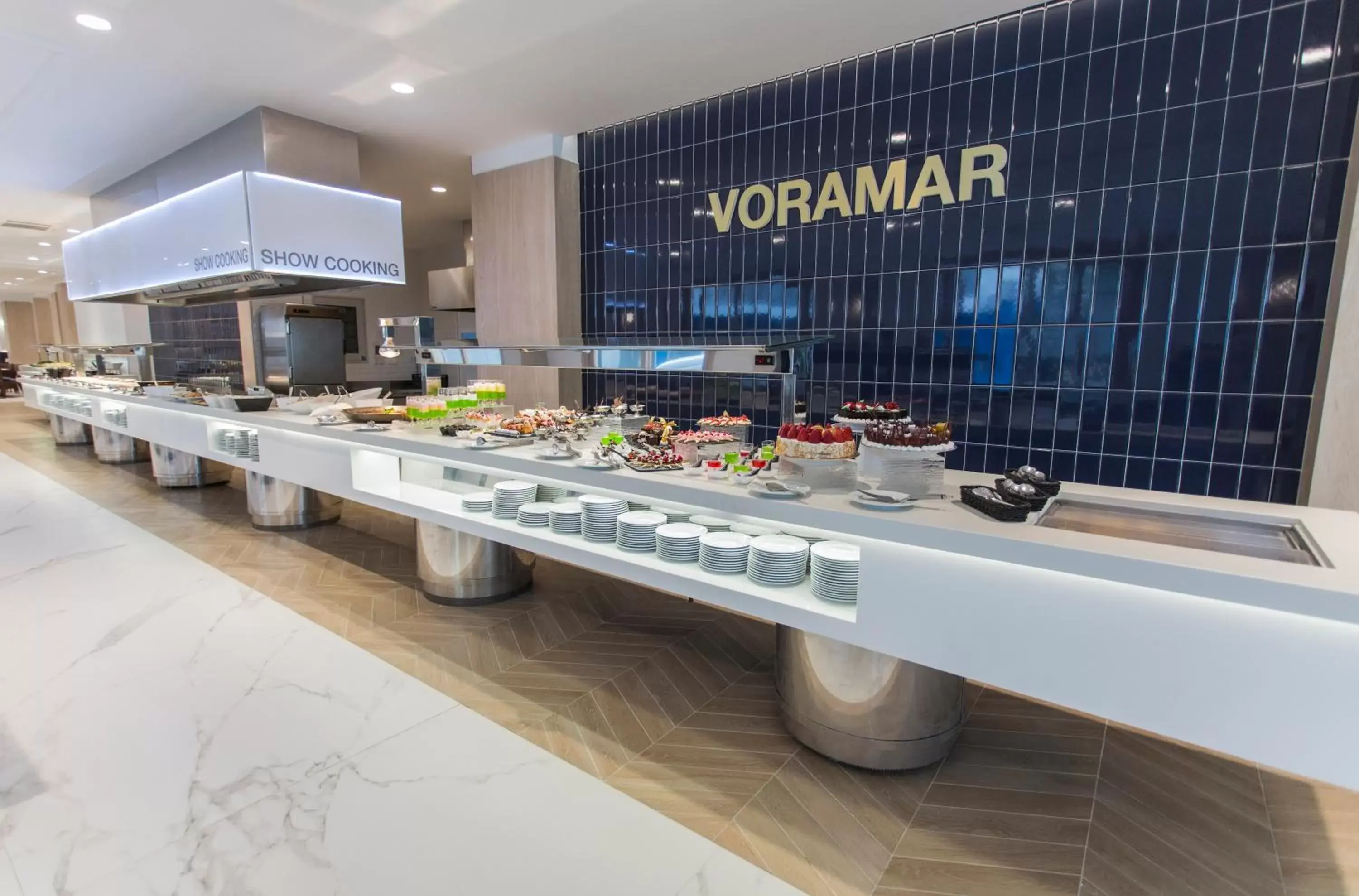 Meals, Restaurant/Places to Eat in Hotel Voramar