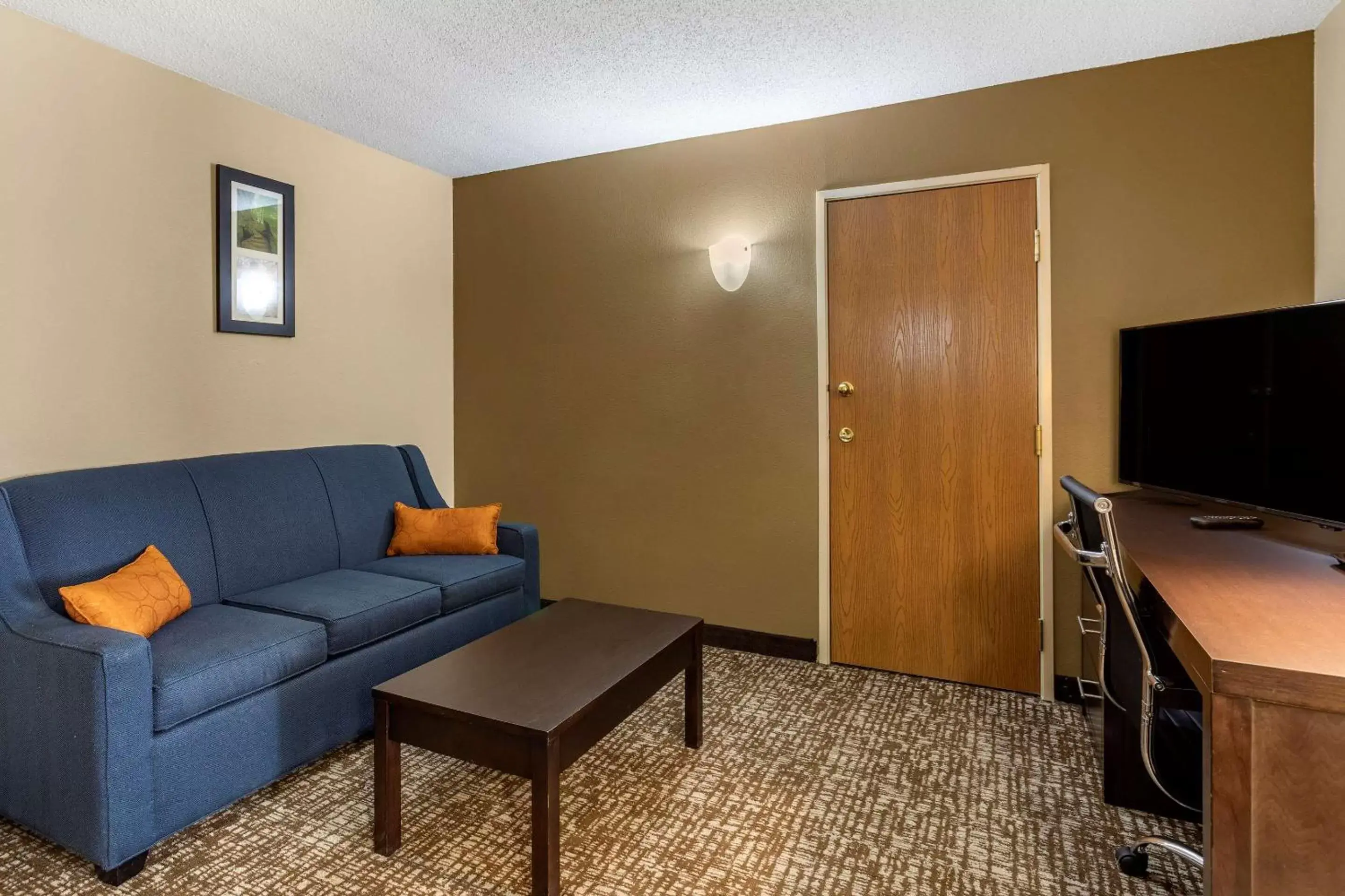 Bedroom, Seating Area in Comfort Inn Paducah I-24
