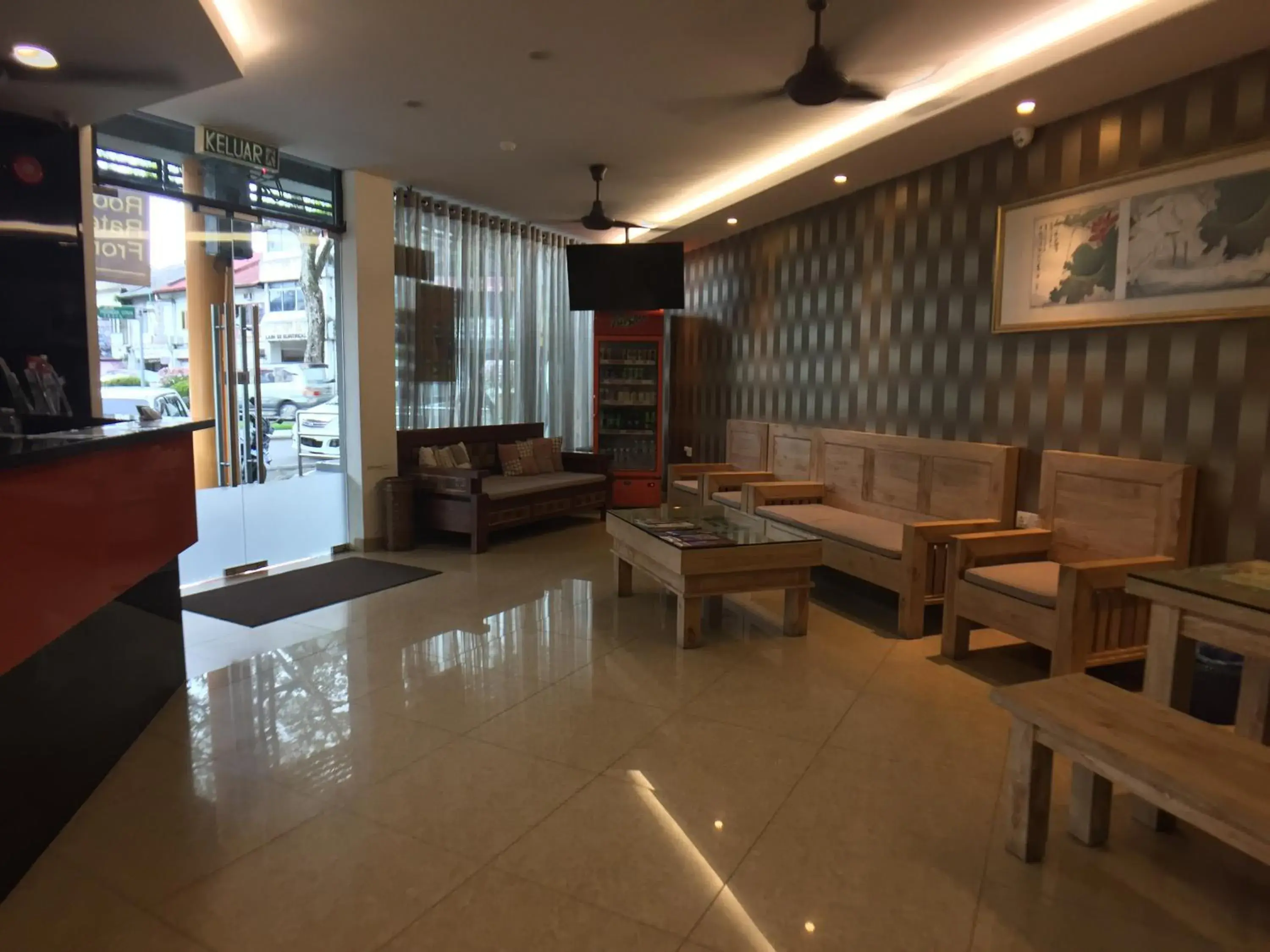 Seating area, Lounge/Bar in Padungan Hotel