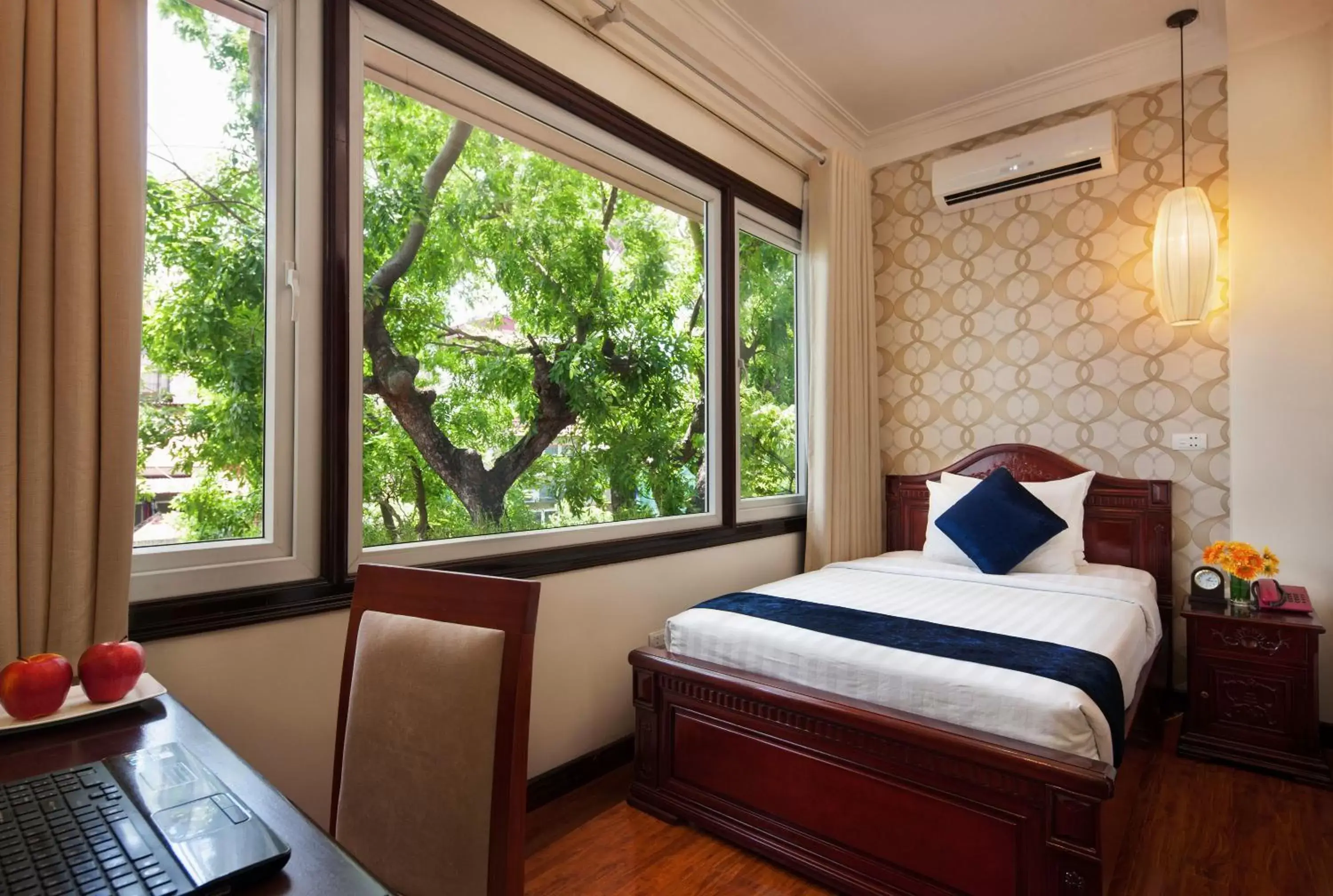 Standard Single Room in Hanoi Golden Moon Hotel