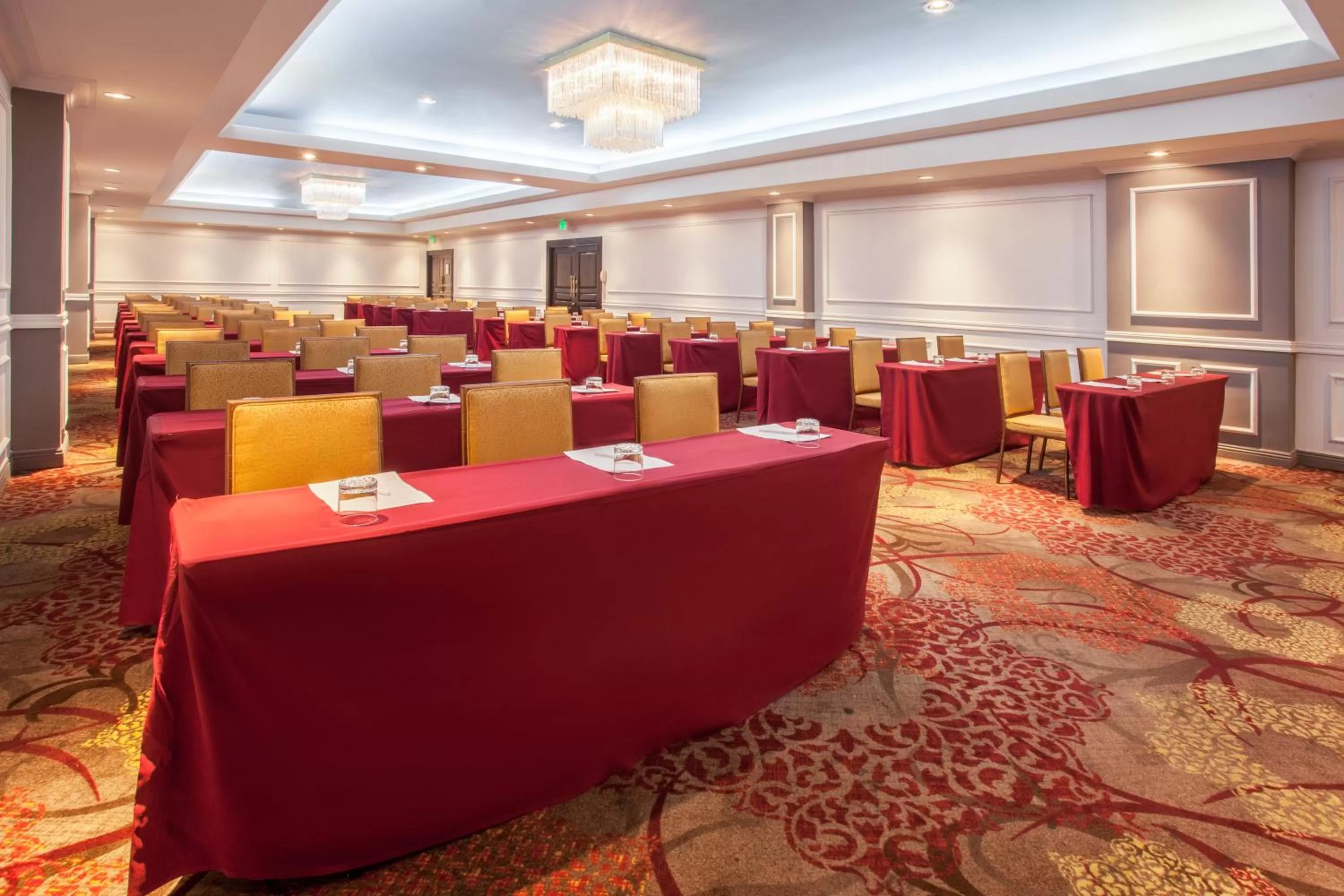 Meeting/conference room in Crowne Plaza Panama by IHG