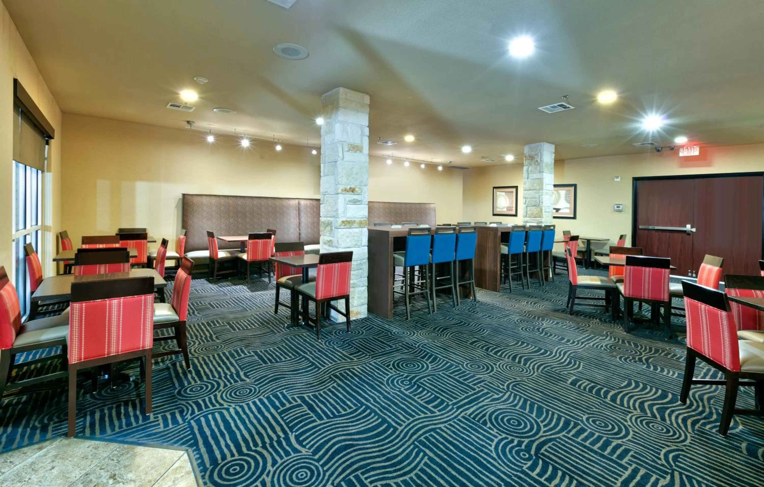 Restaurant/places to eat in Comfort Suites Arlington - Entertainment District